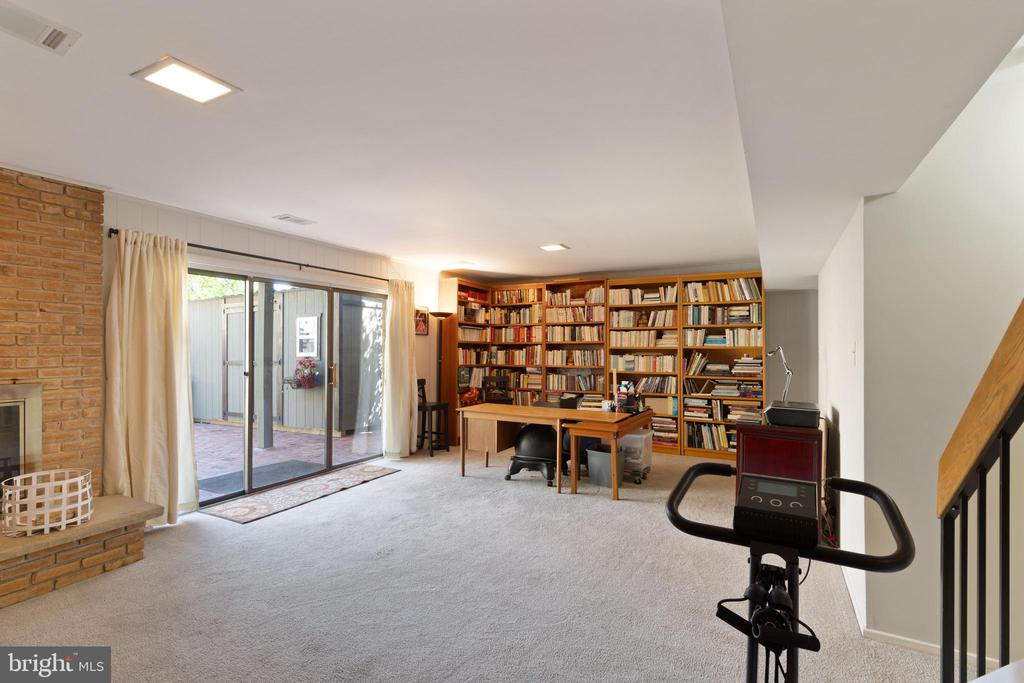 3135 Eakin Park Ct