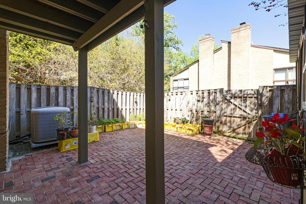 3135 Eakin Park Ct