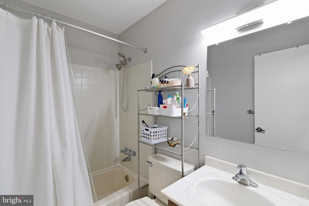 3135 Eakin Park Ct