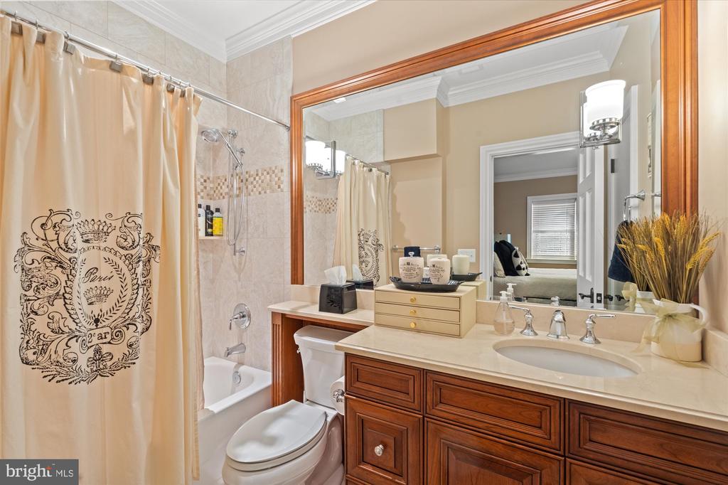 3109 WHIMBRELL COURT