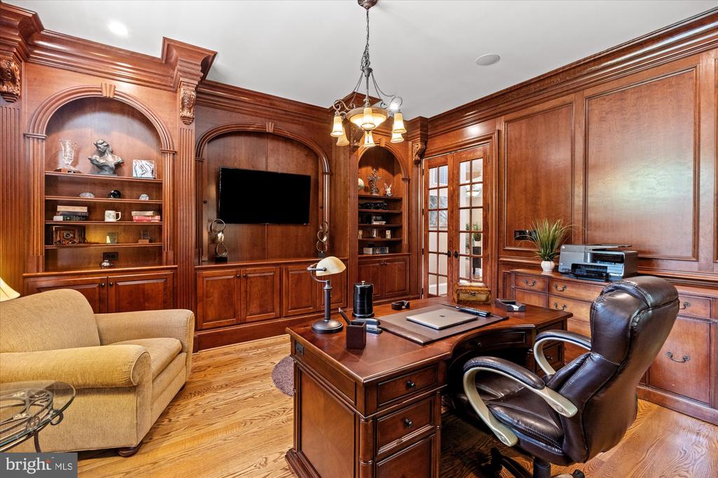 3109 WHIMBRELL COURT