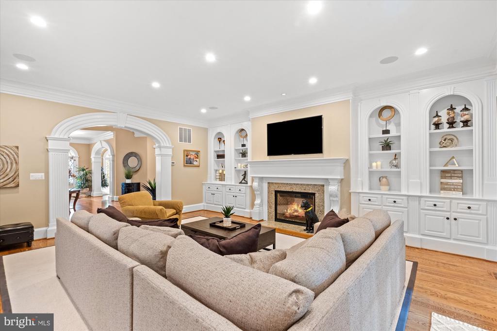 3109 WHIMBRELL COURT