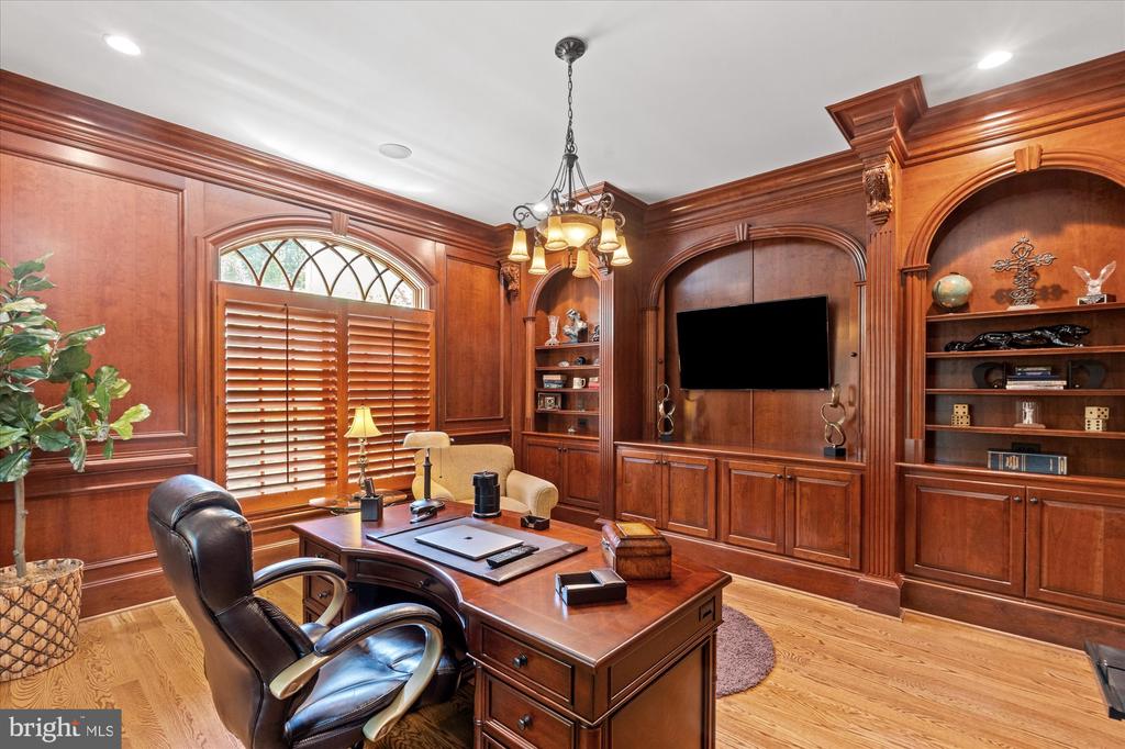 3109 WHIMBRELL COURT