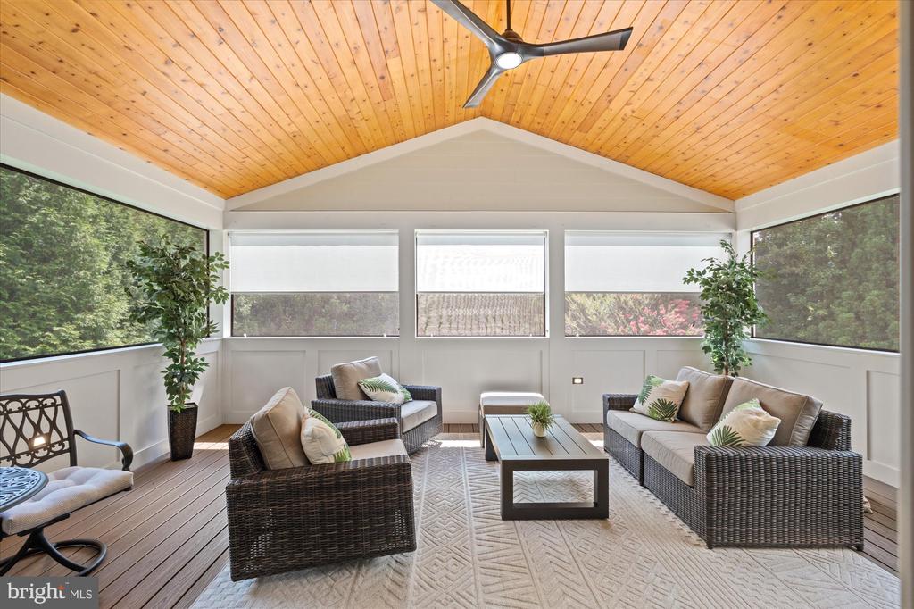 3109 WHIMBRELL COURT