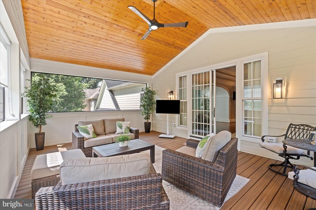 3109 WHIMBRELL COURT