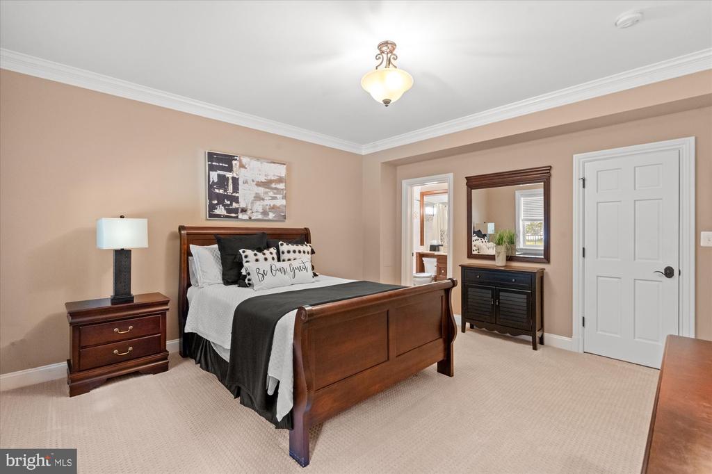 3109 WHIMBRELL COURT