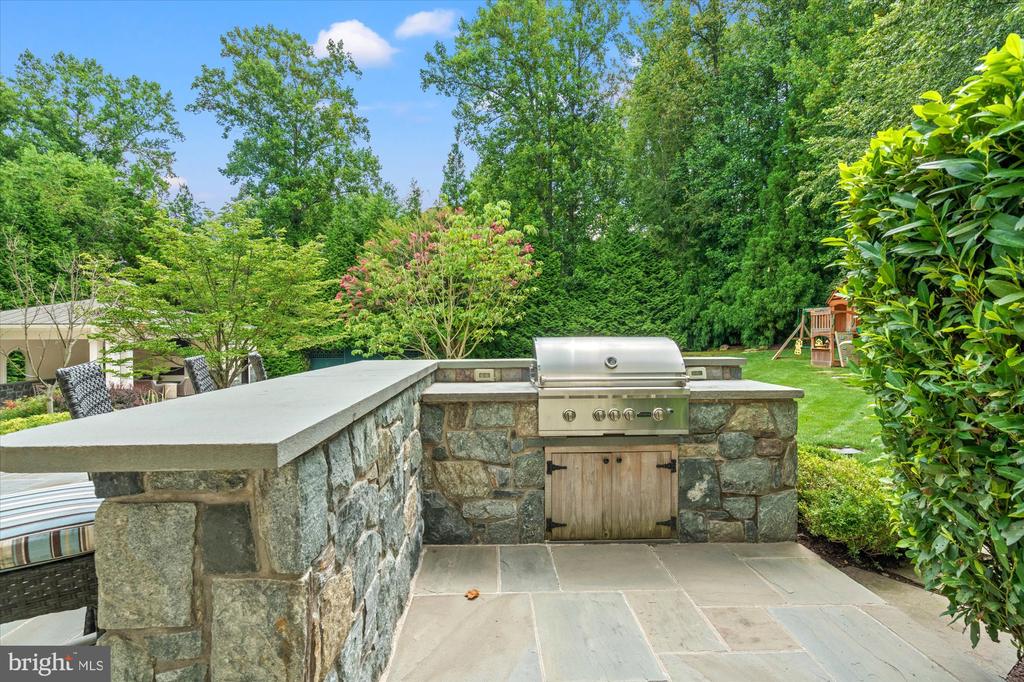 3109 WHIMBRELL COURT