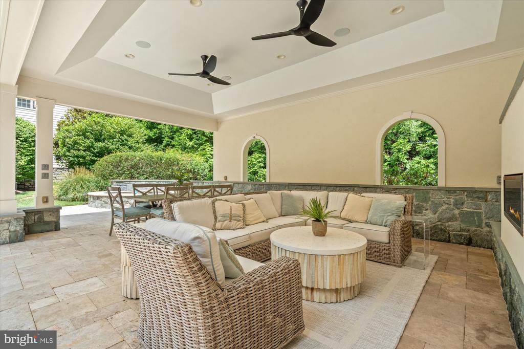 3109 WHIMBRELL COURT