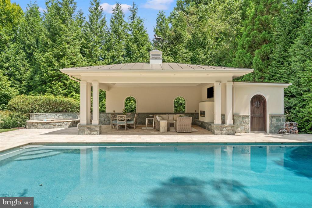 3109 WHIMBRELL COURT