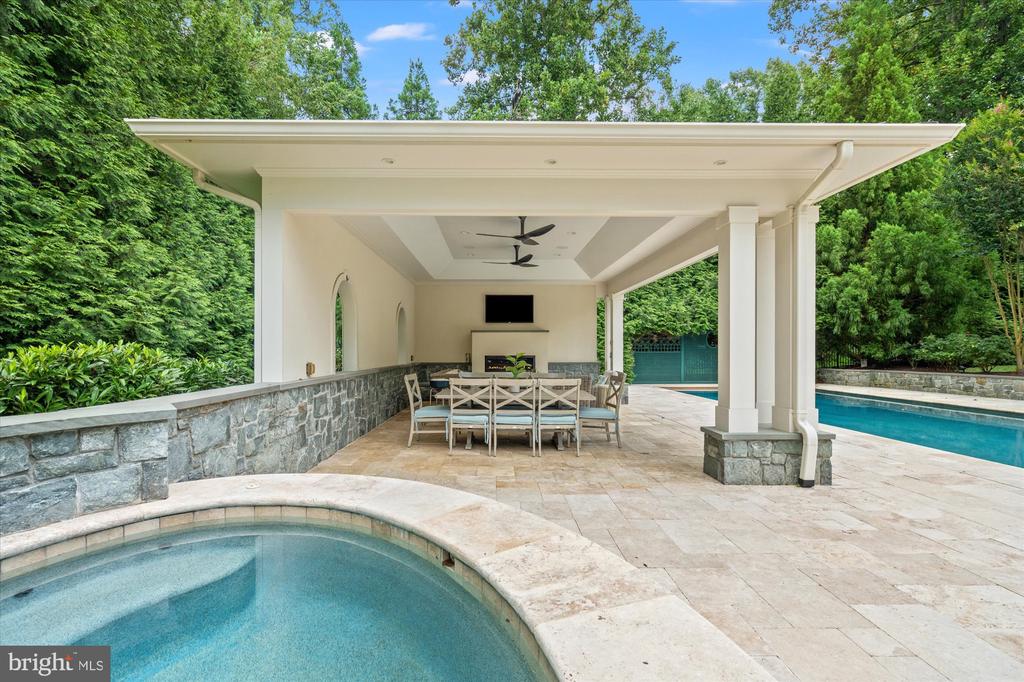 3109 WHIMBRELL COURT