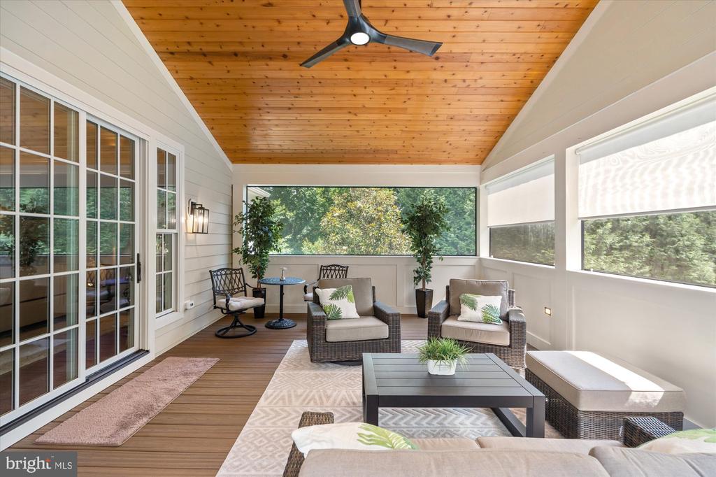 3109 WHIMBRELL COURT
