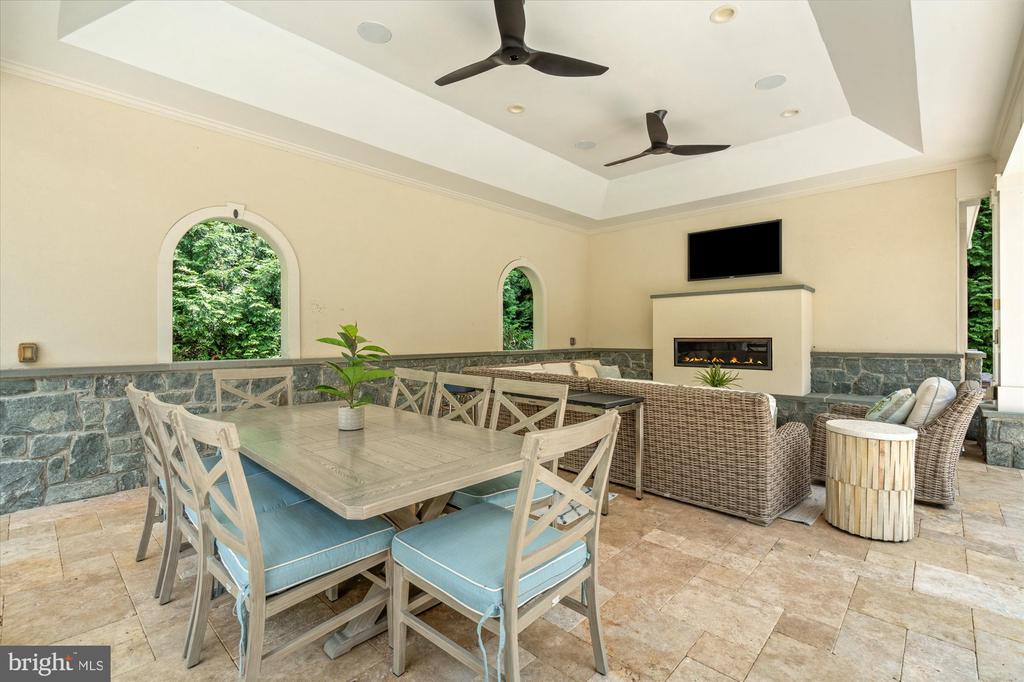 3109 WHIMBRELL COURT