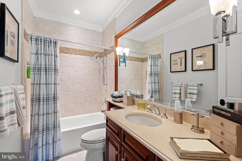 3109 WHIMBRELL COURT