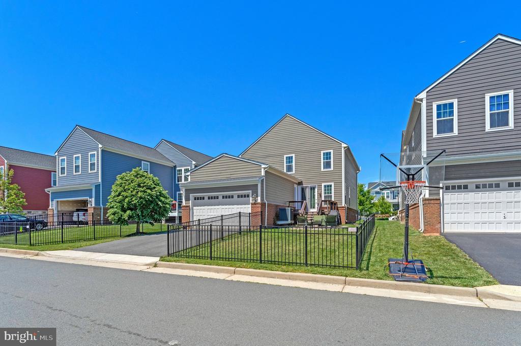 1007 THEMIS STREET SE