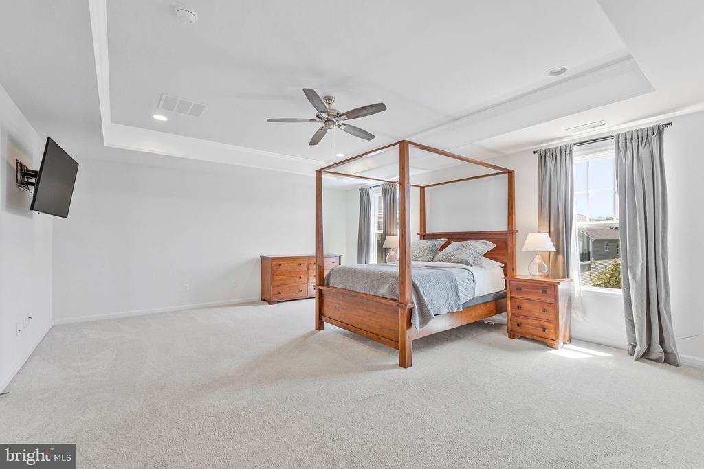 1007 THEMIS STREET SE