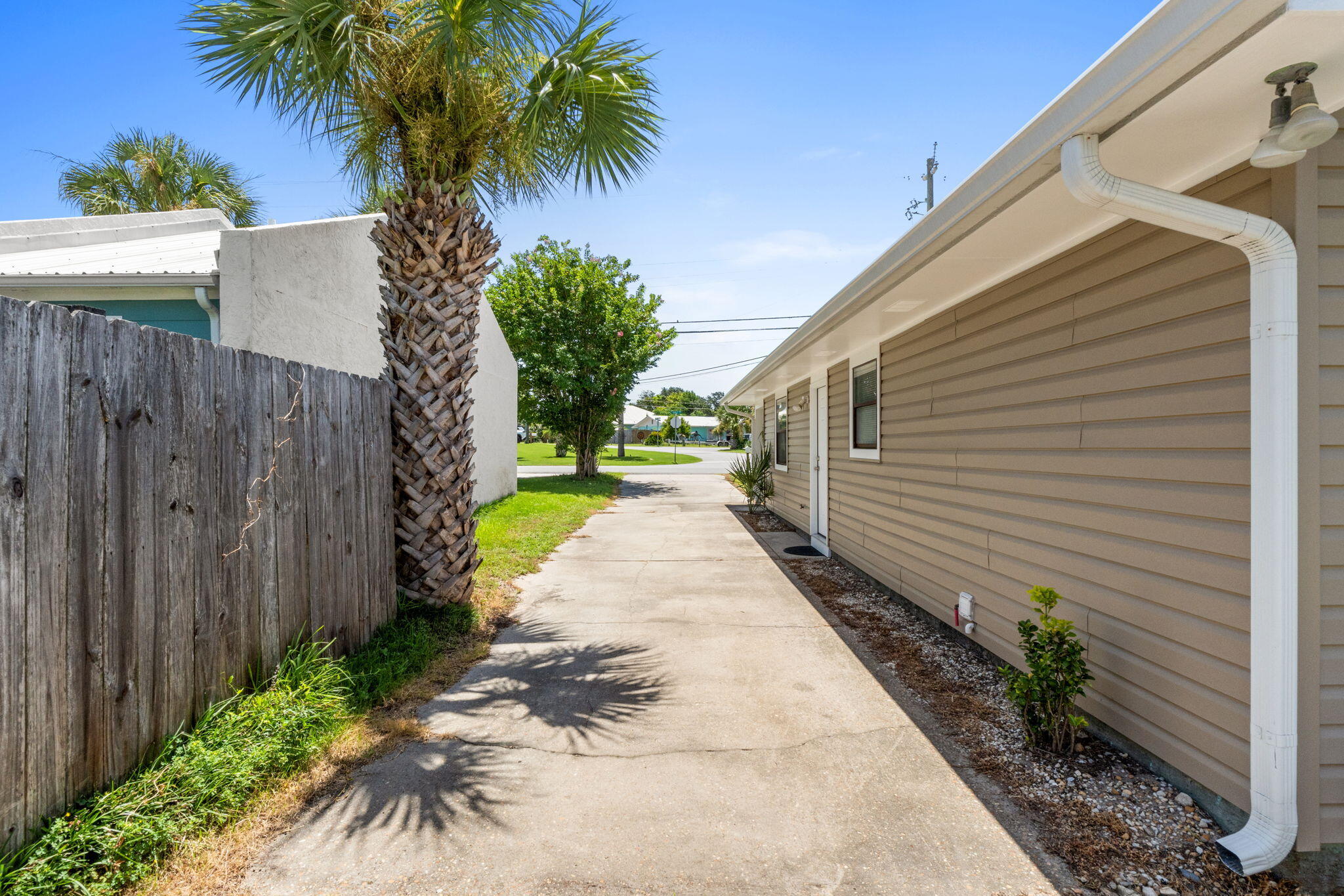 619 W Gulf Boulevard