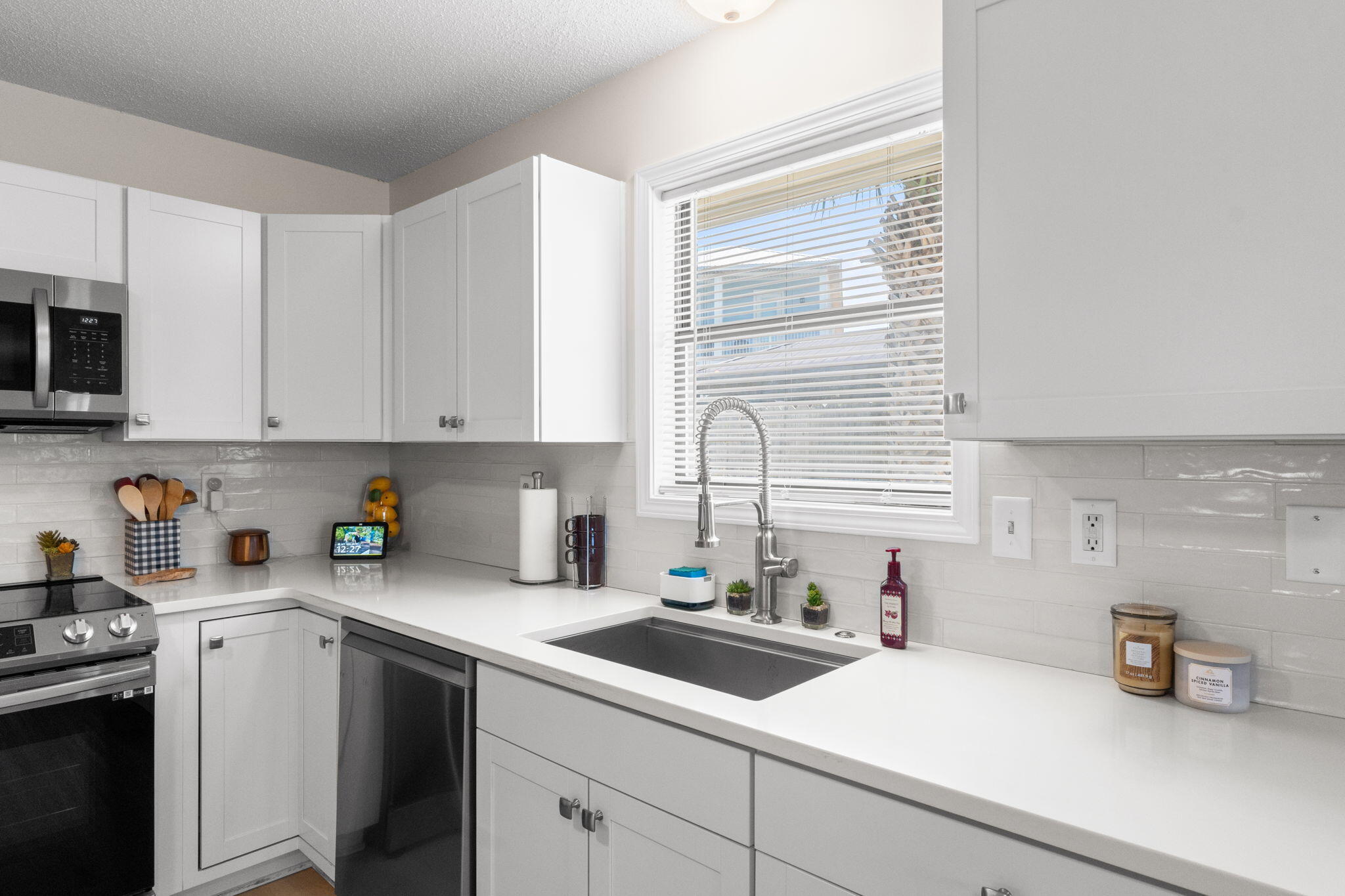 619 W Gulf Boulevard