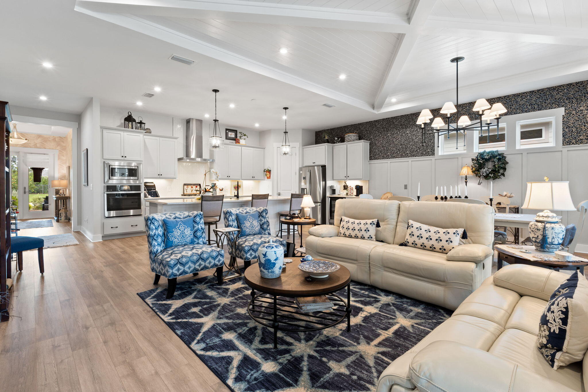 121 W Lafayette Road