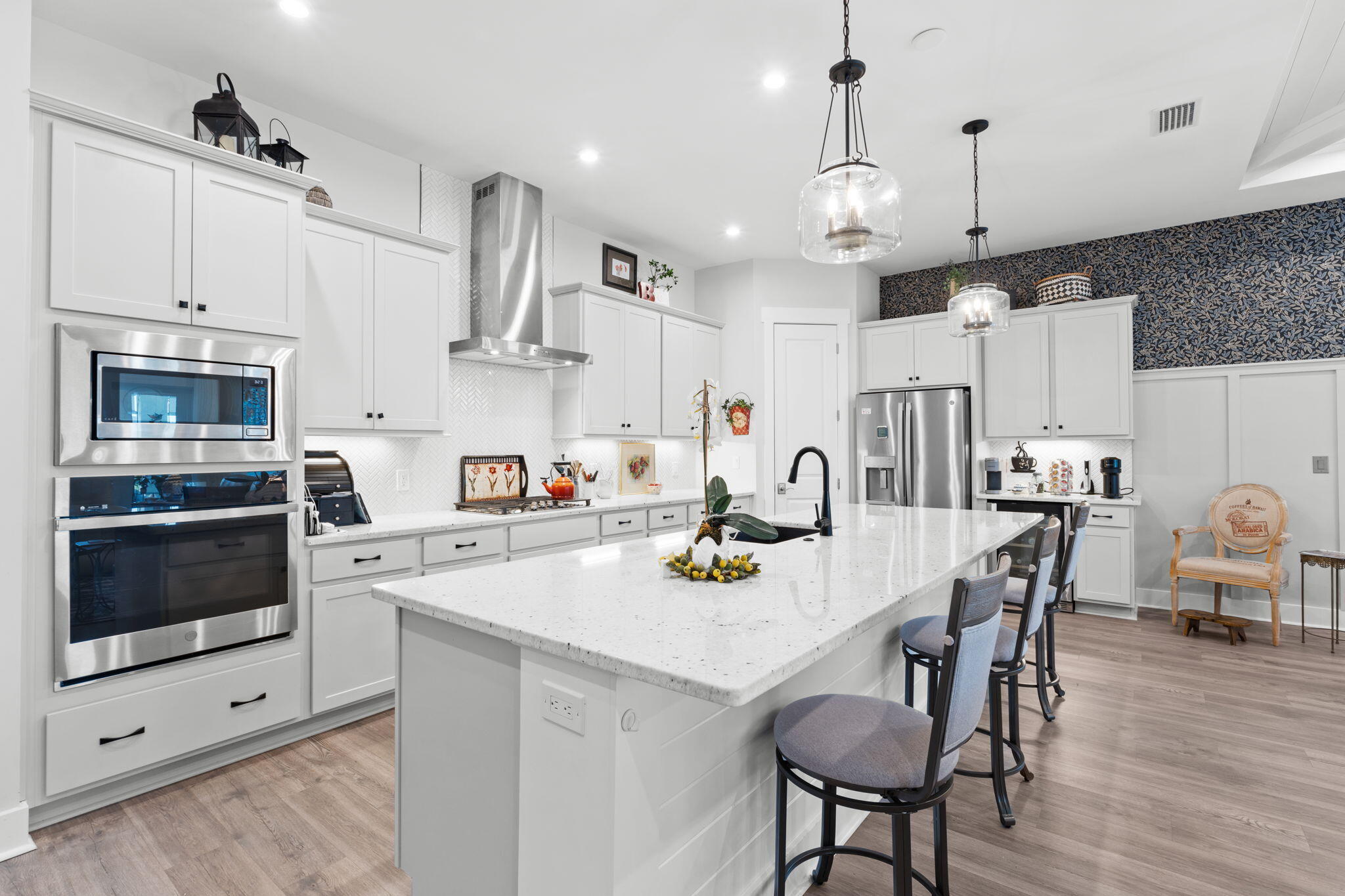 121 W Lafayette Road