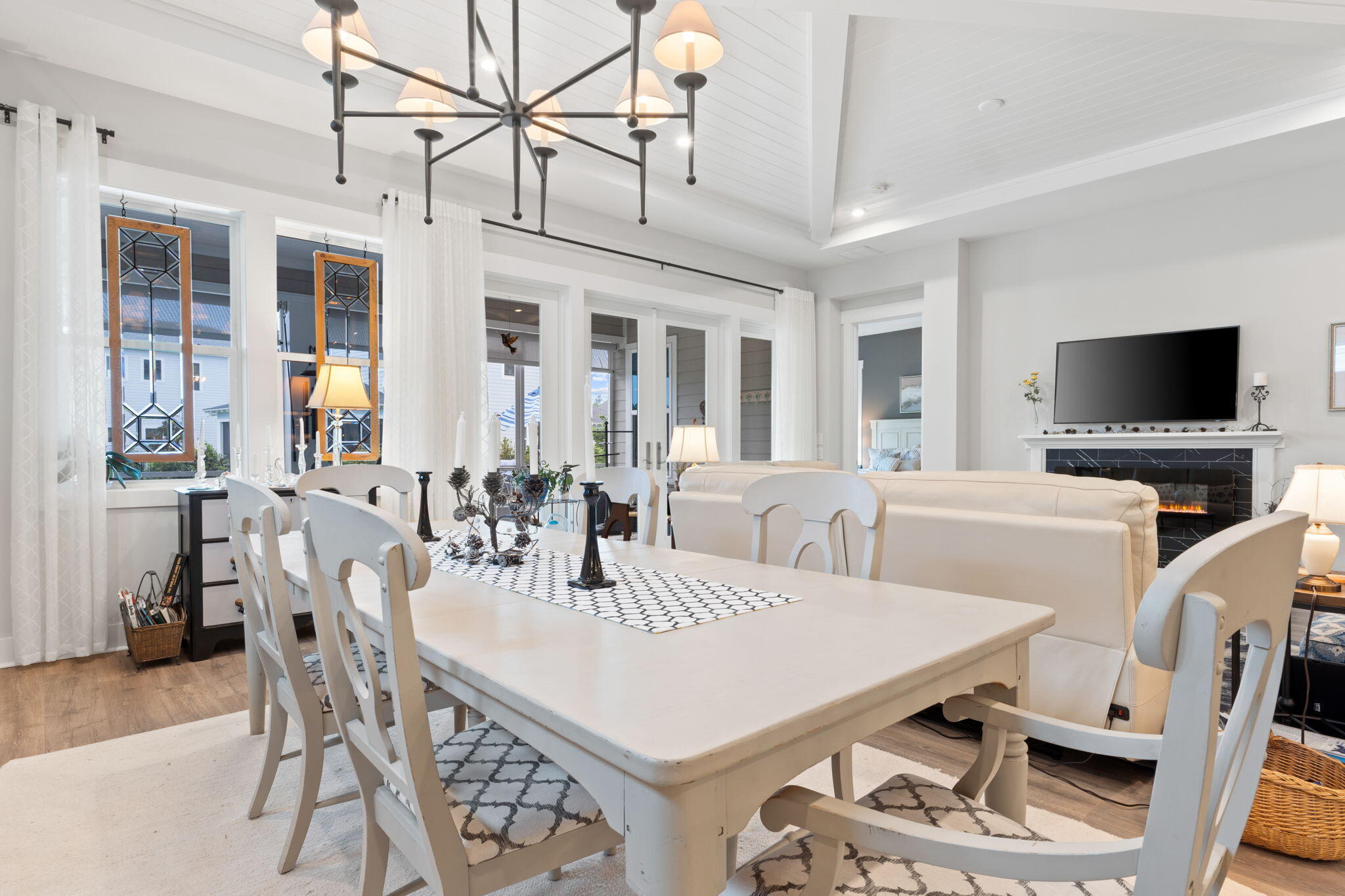 121 W Lafayette Road