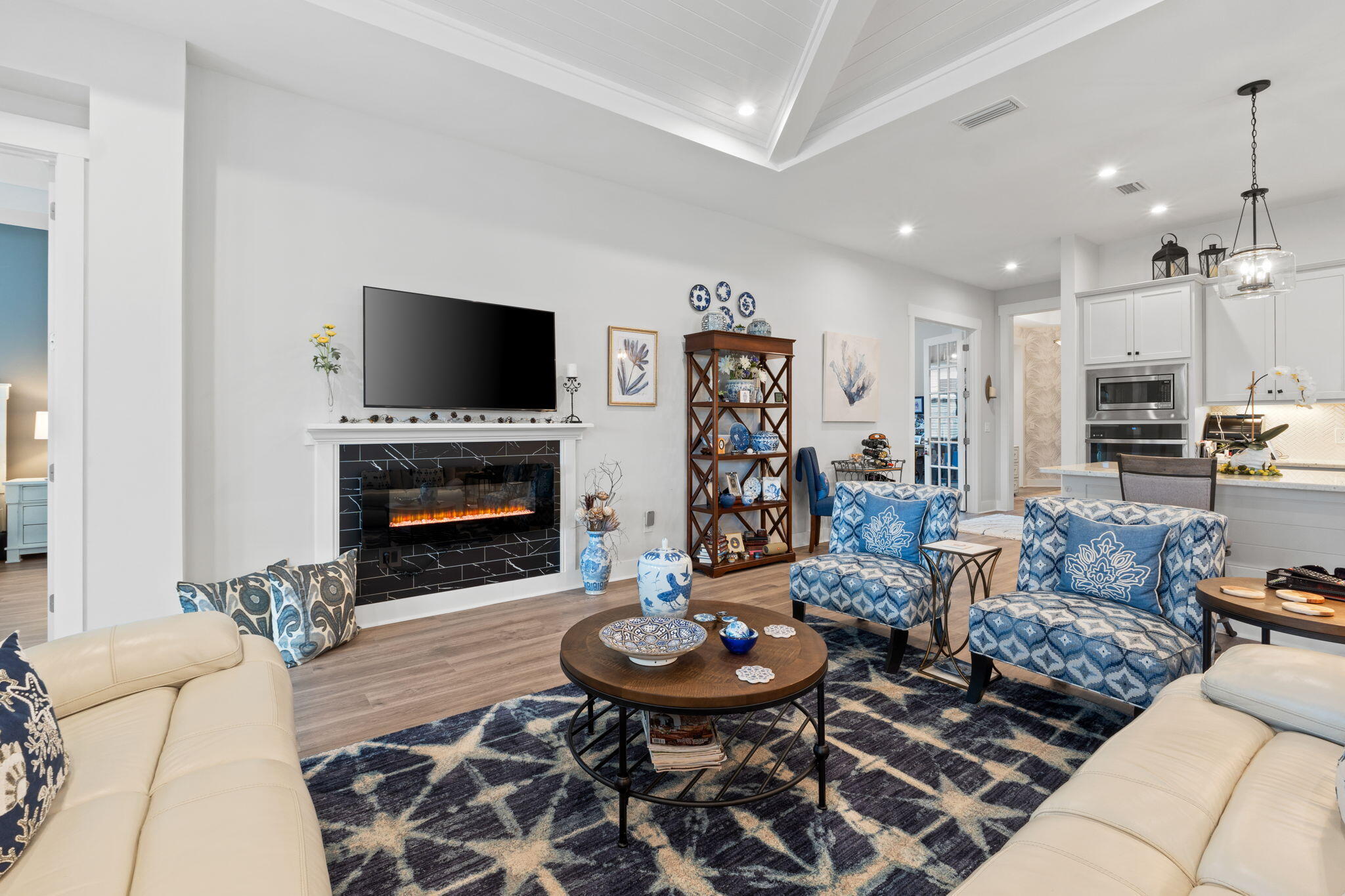 121 W Lafayette Road