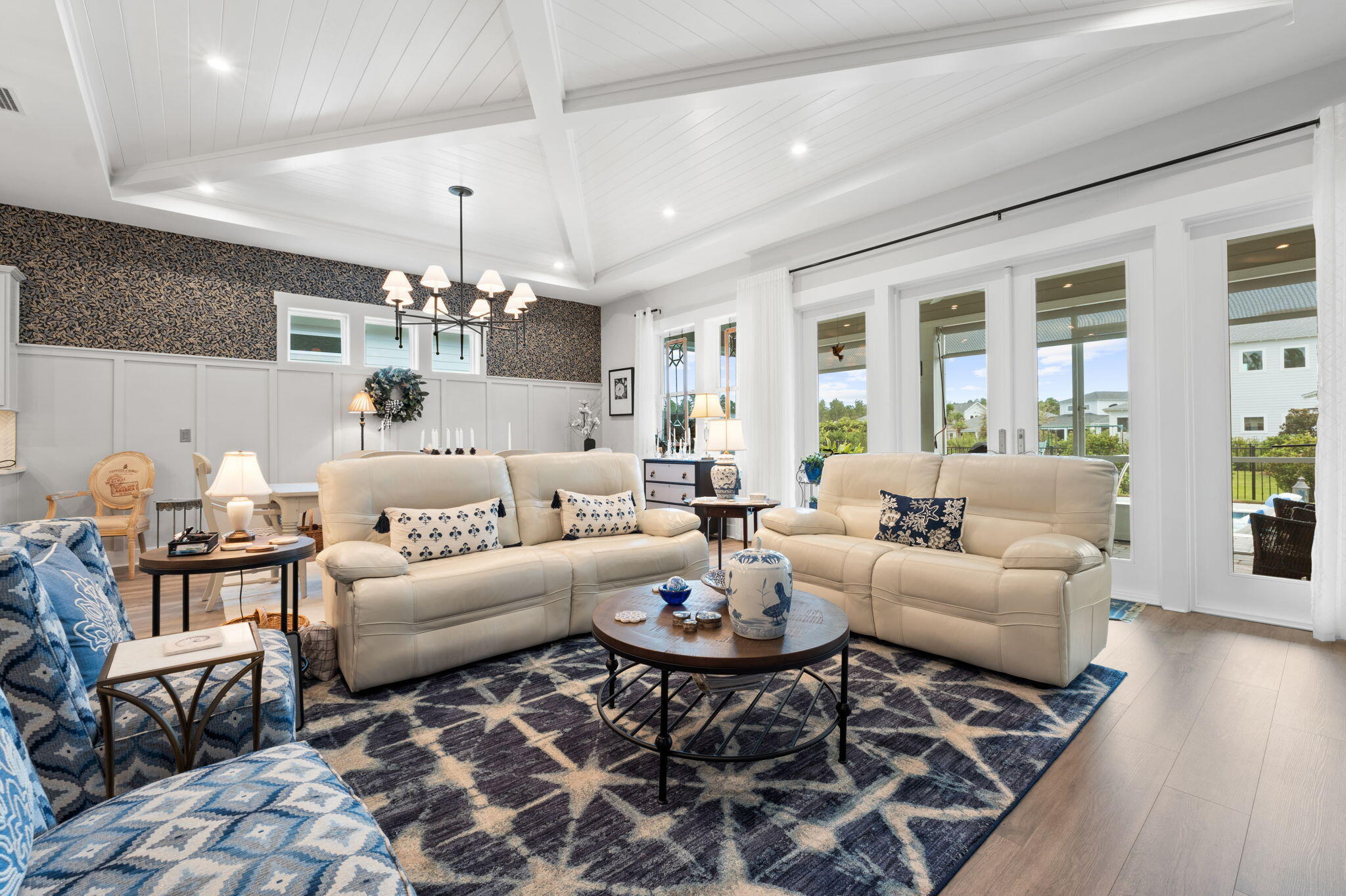 121 W Lafayette Road