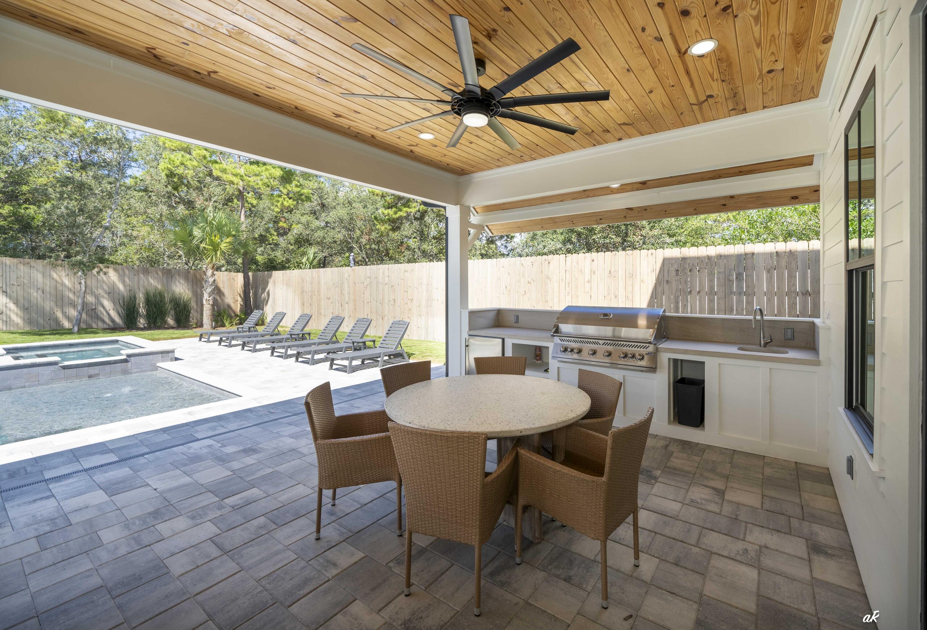 253 N Walton Lakeshore Drive