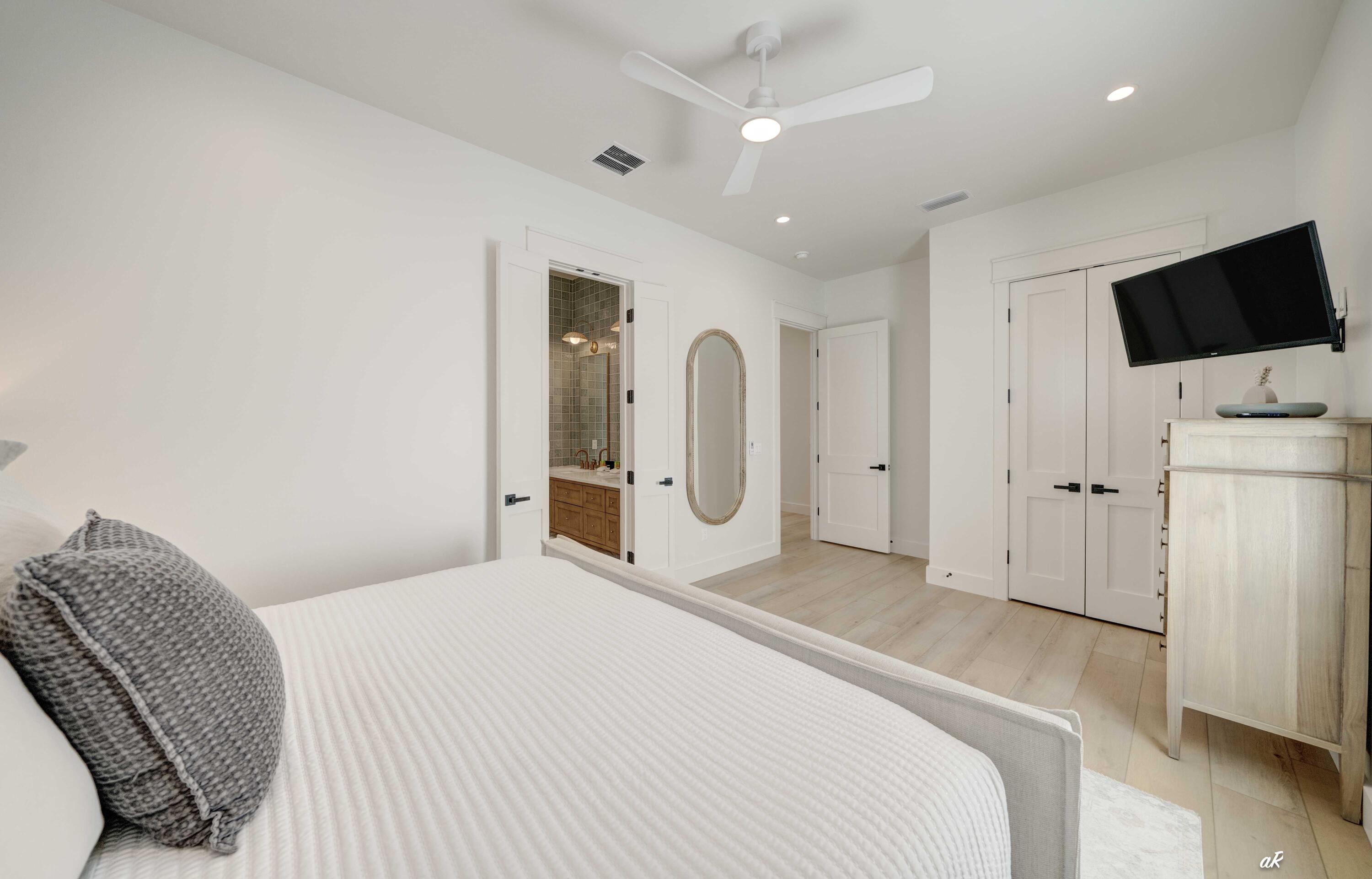 253 N Walton Lakeshore Drive