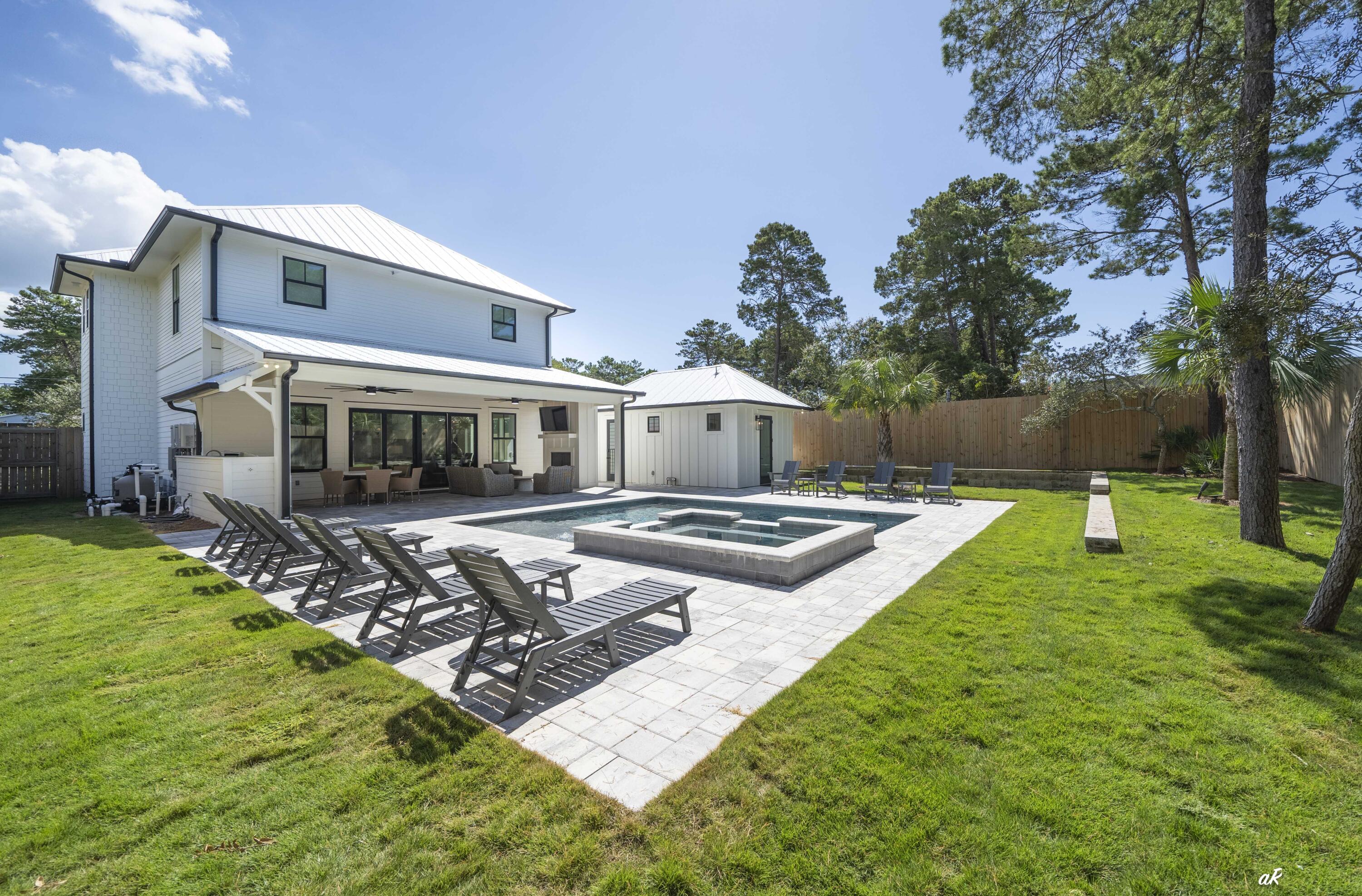 253 N Walton Lakeshore Drive