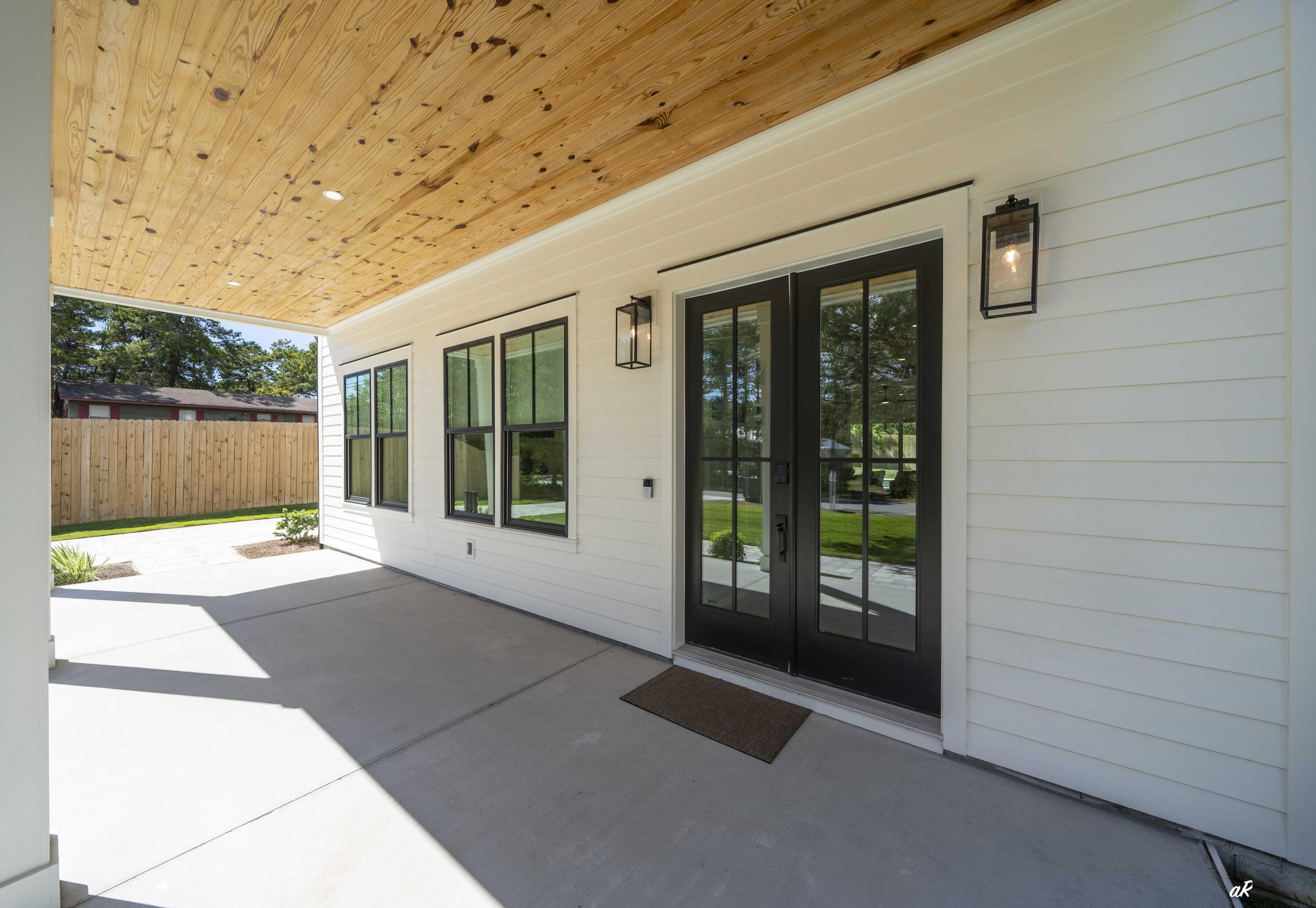 253 N Walton Lakeshore Drive