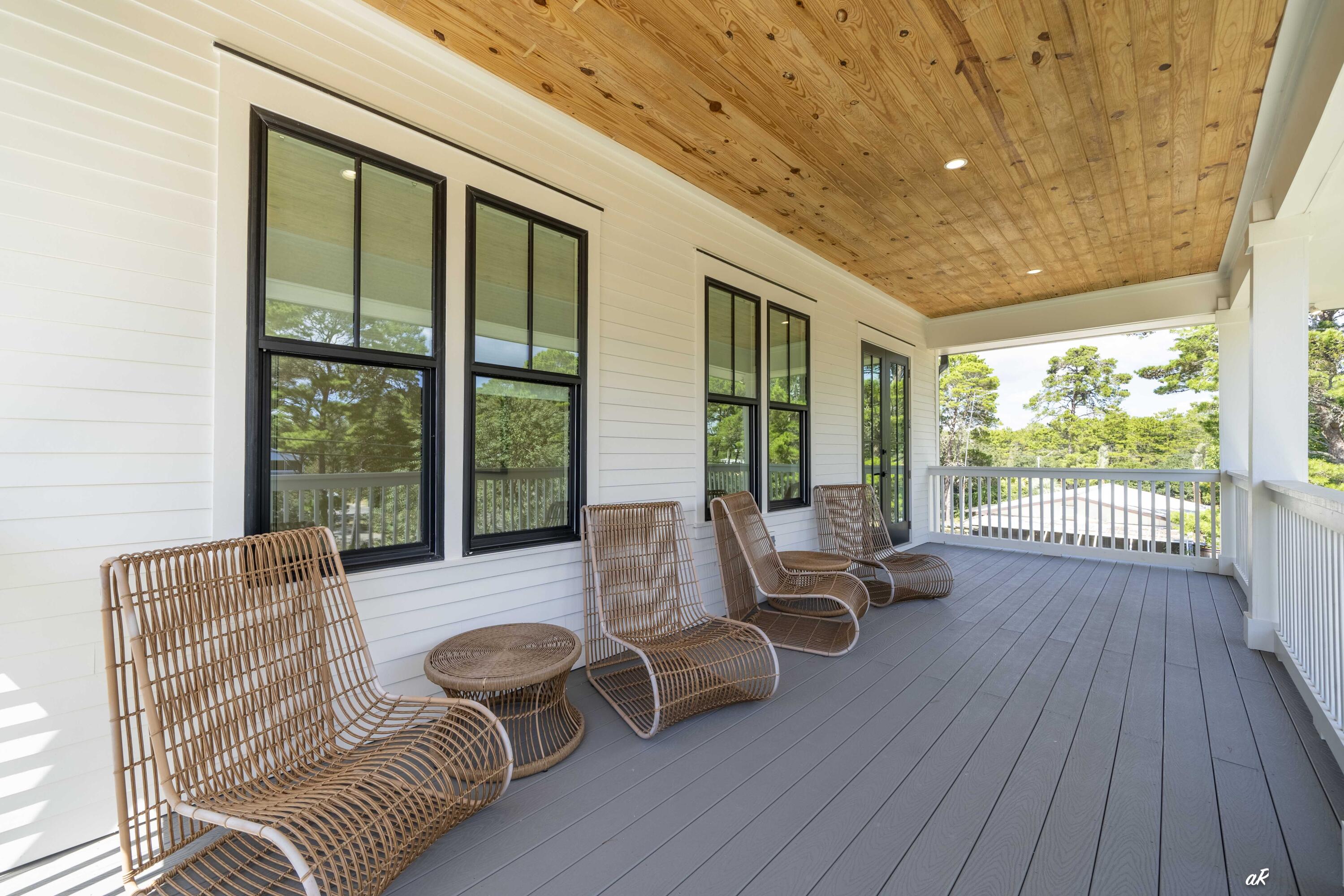 253 N Walton Lakeshore Drive