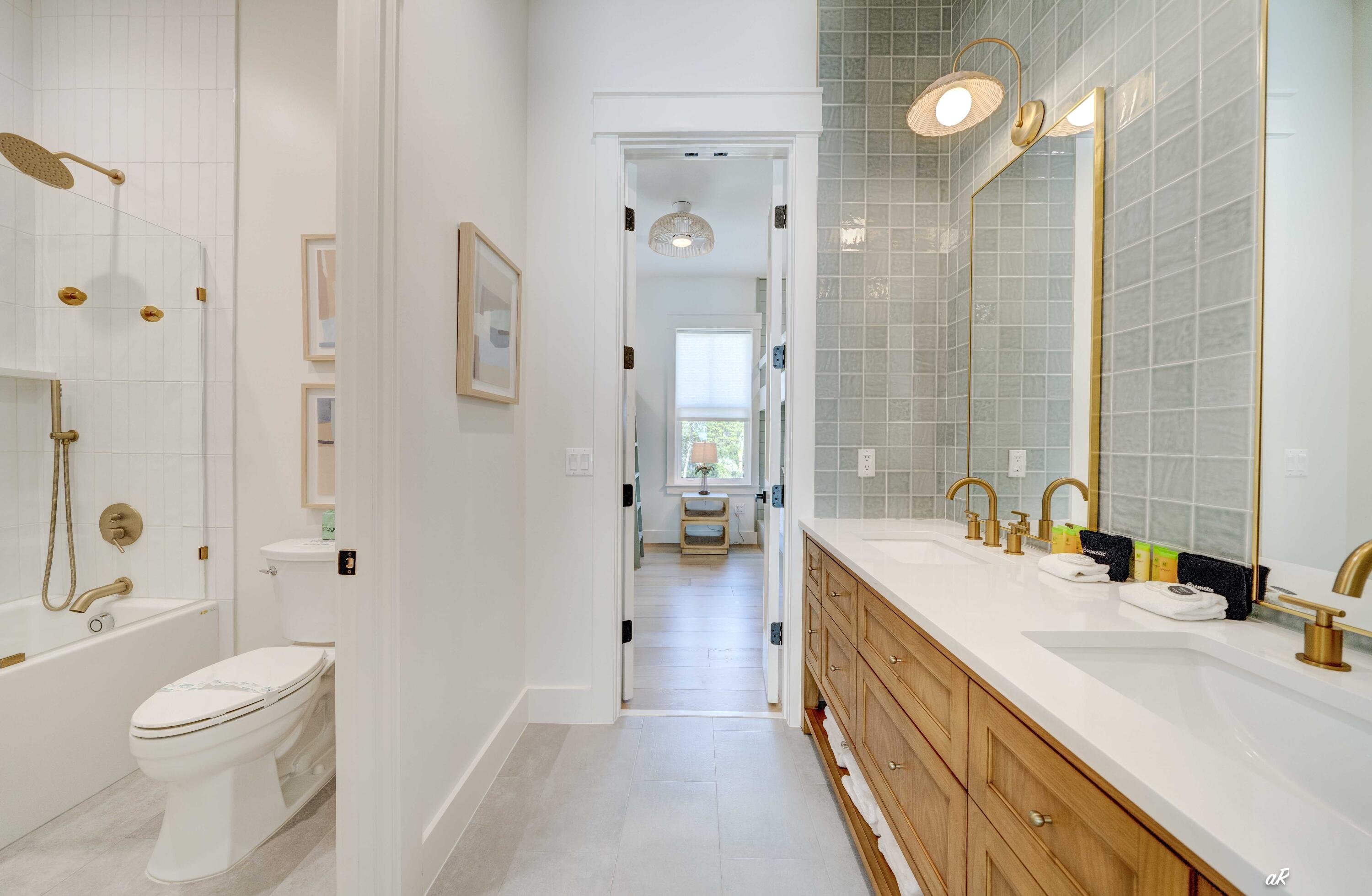 253 N Walton Lakeshore Drive