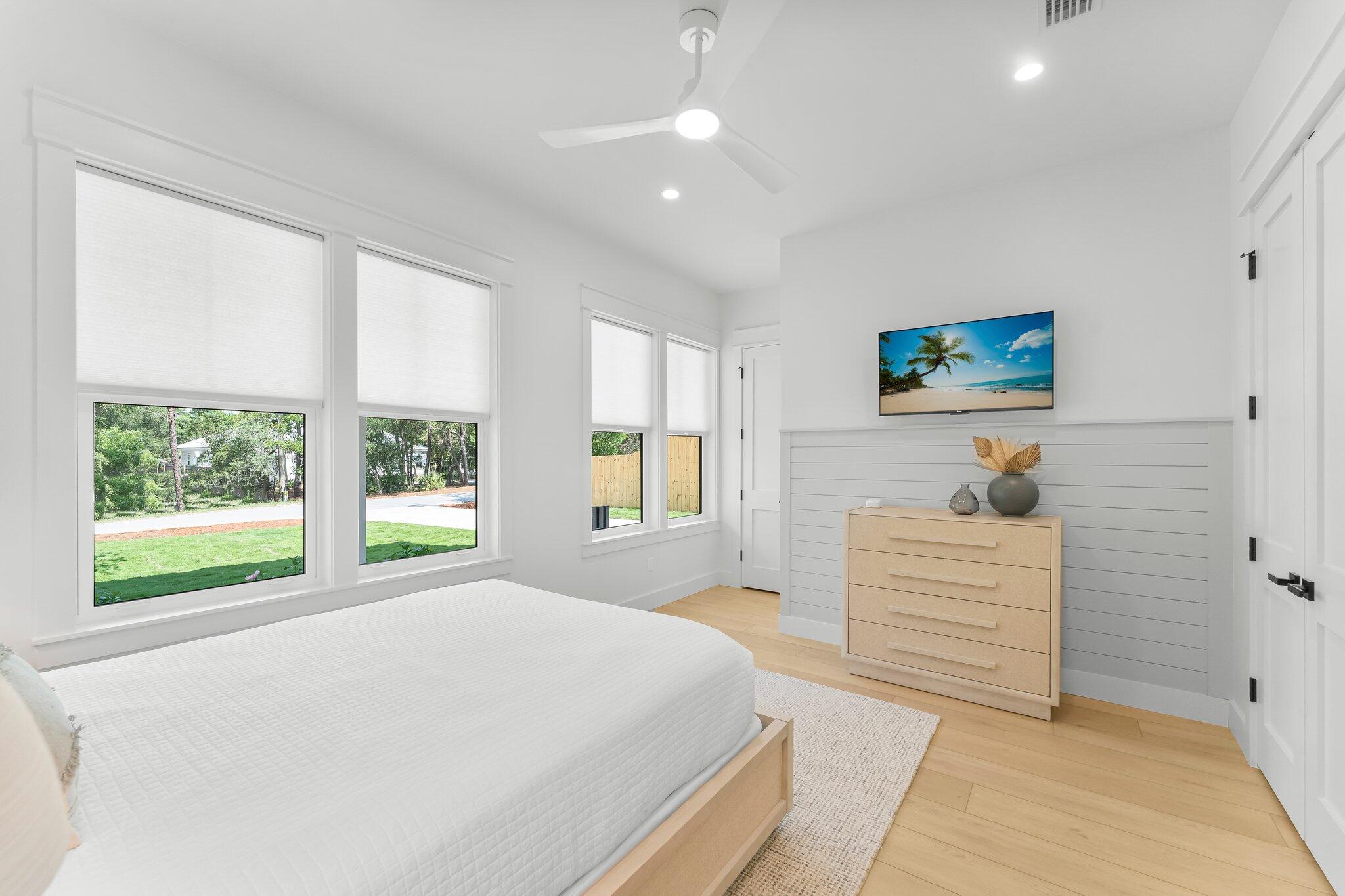 253 N Walton Lakeshore Drive