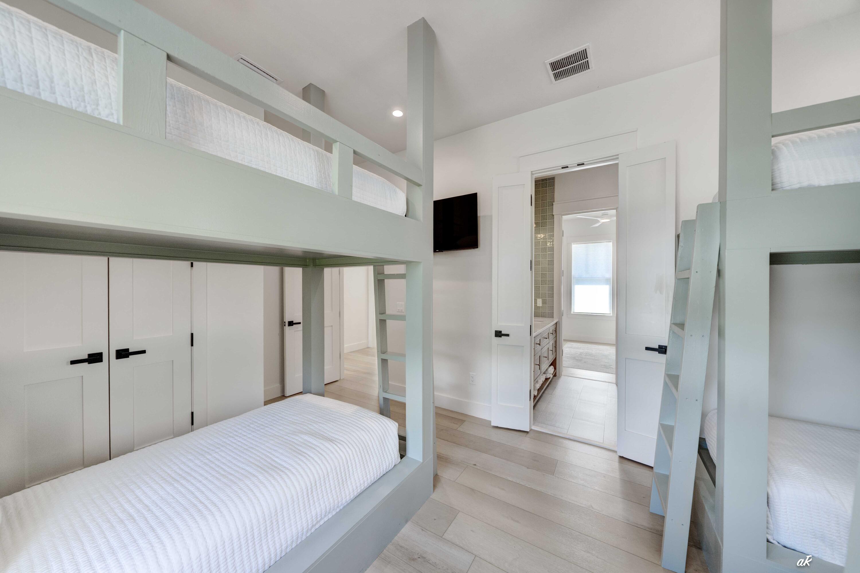 253 N Walton Lakeshore Drive