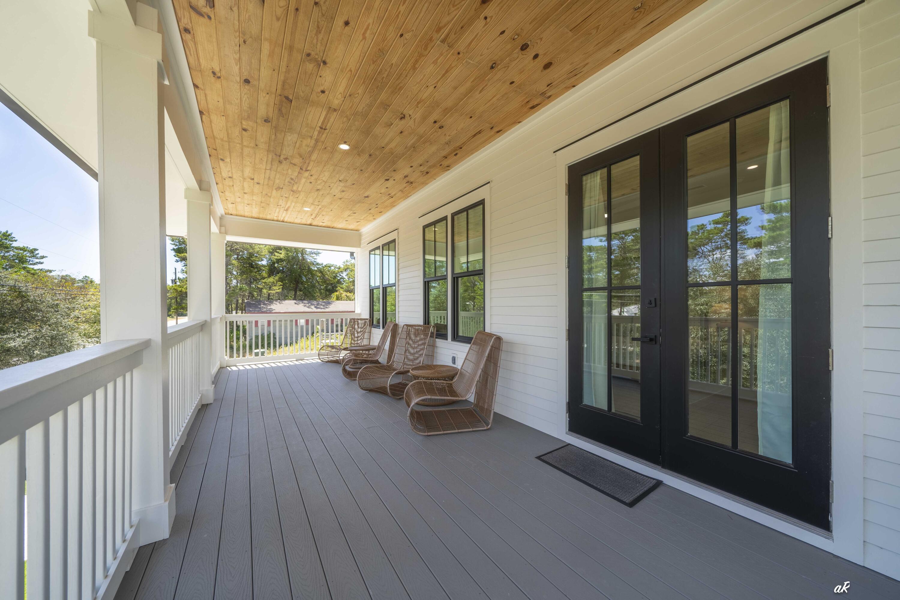 253 N Walton Lakeshore Drive