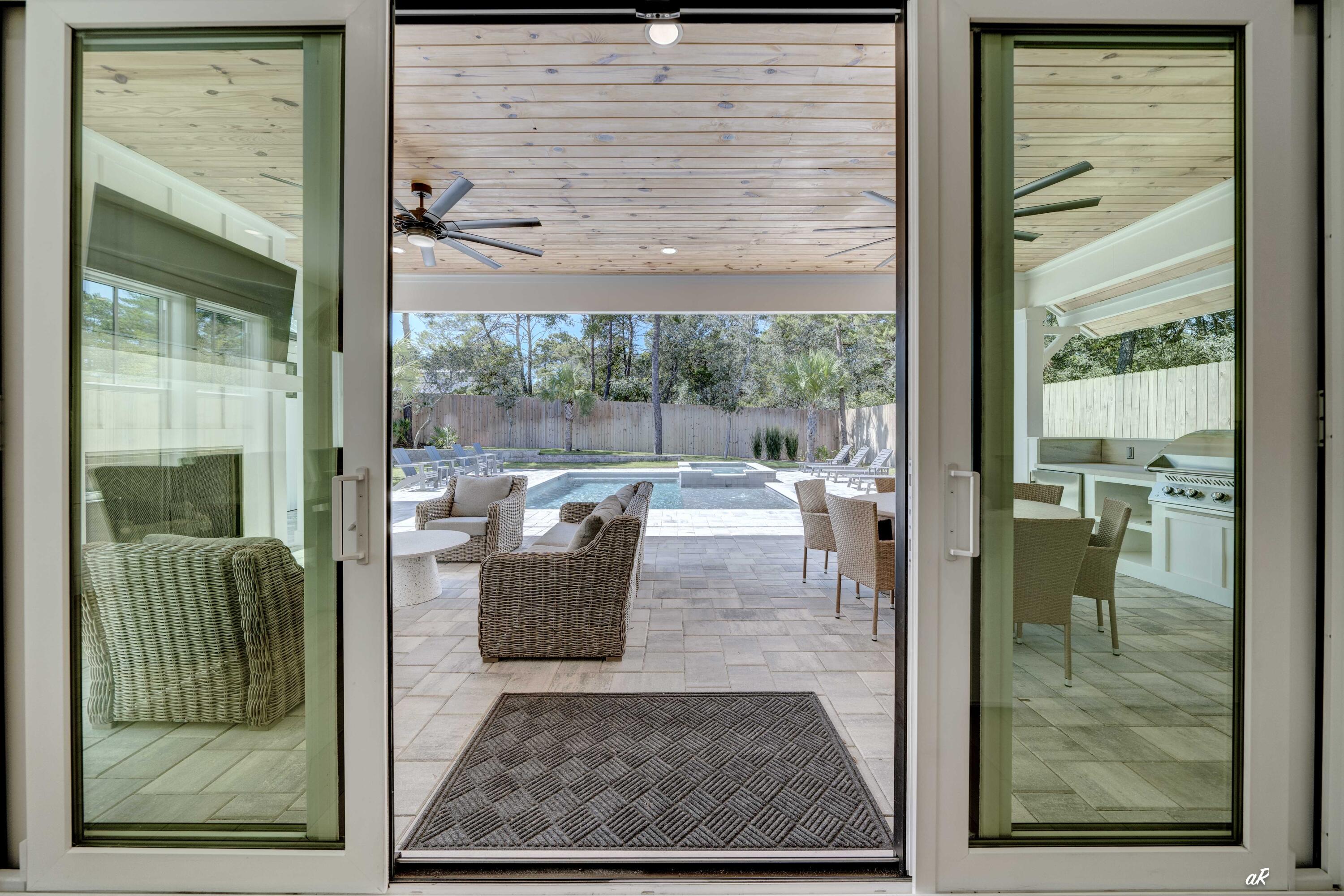 253 N Walton Lakeshore Drive