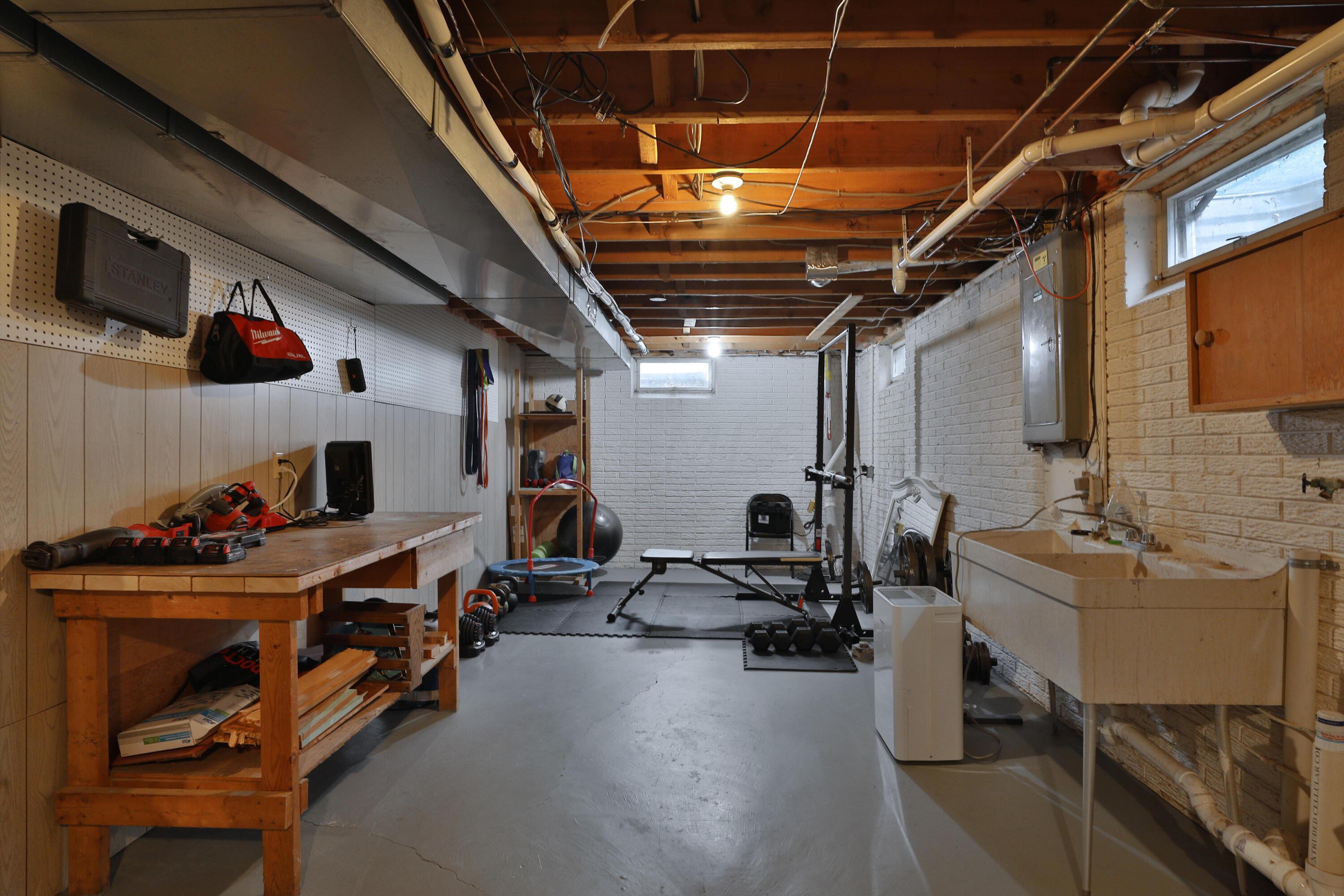 6979 Shetland Street