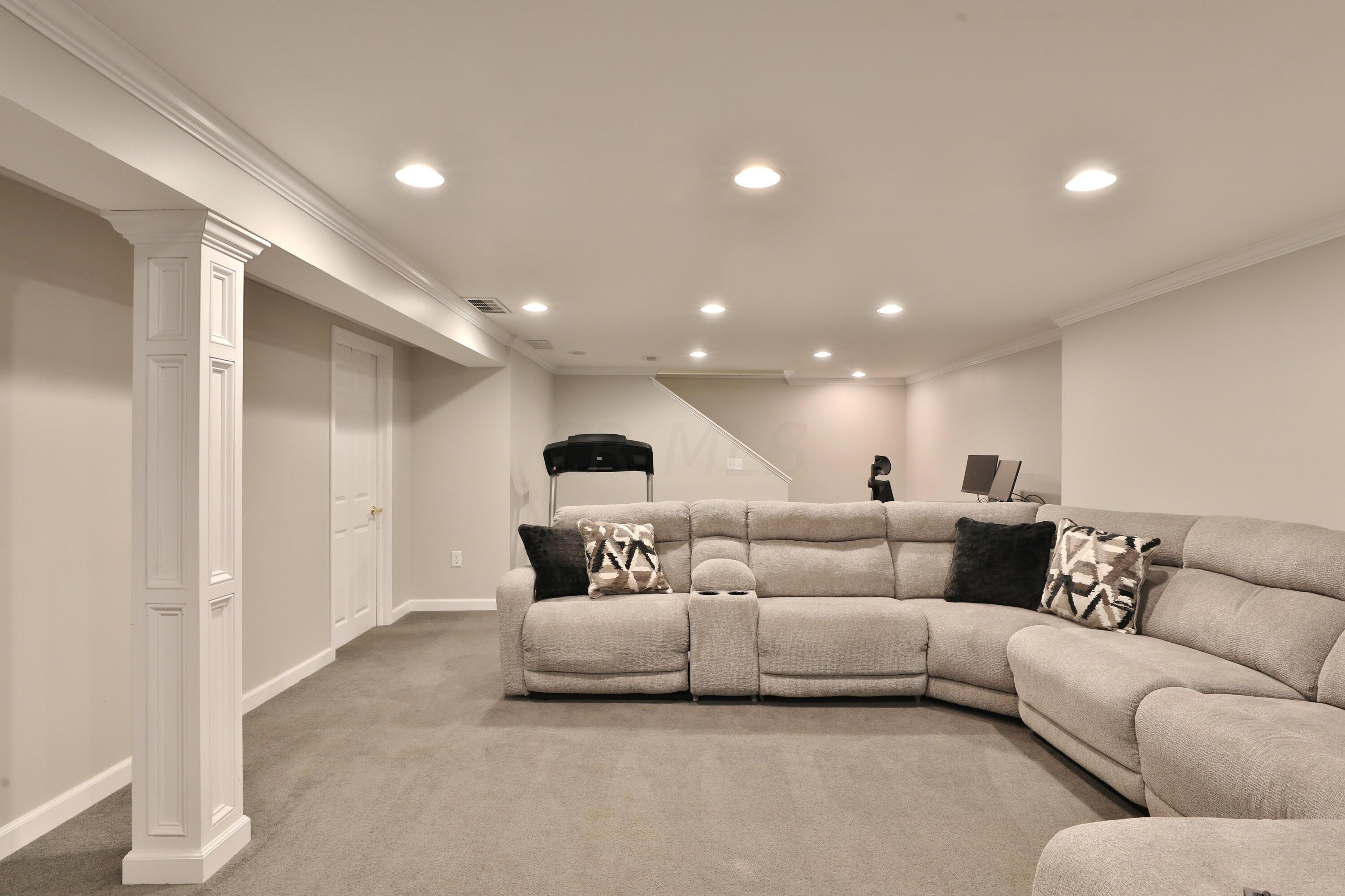 6979 Shetland Street