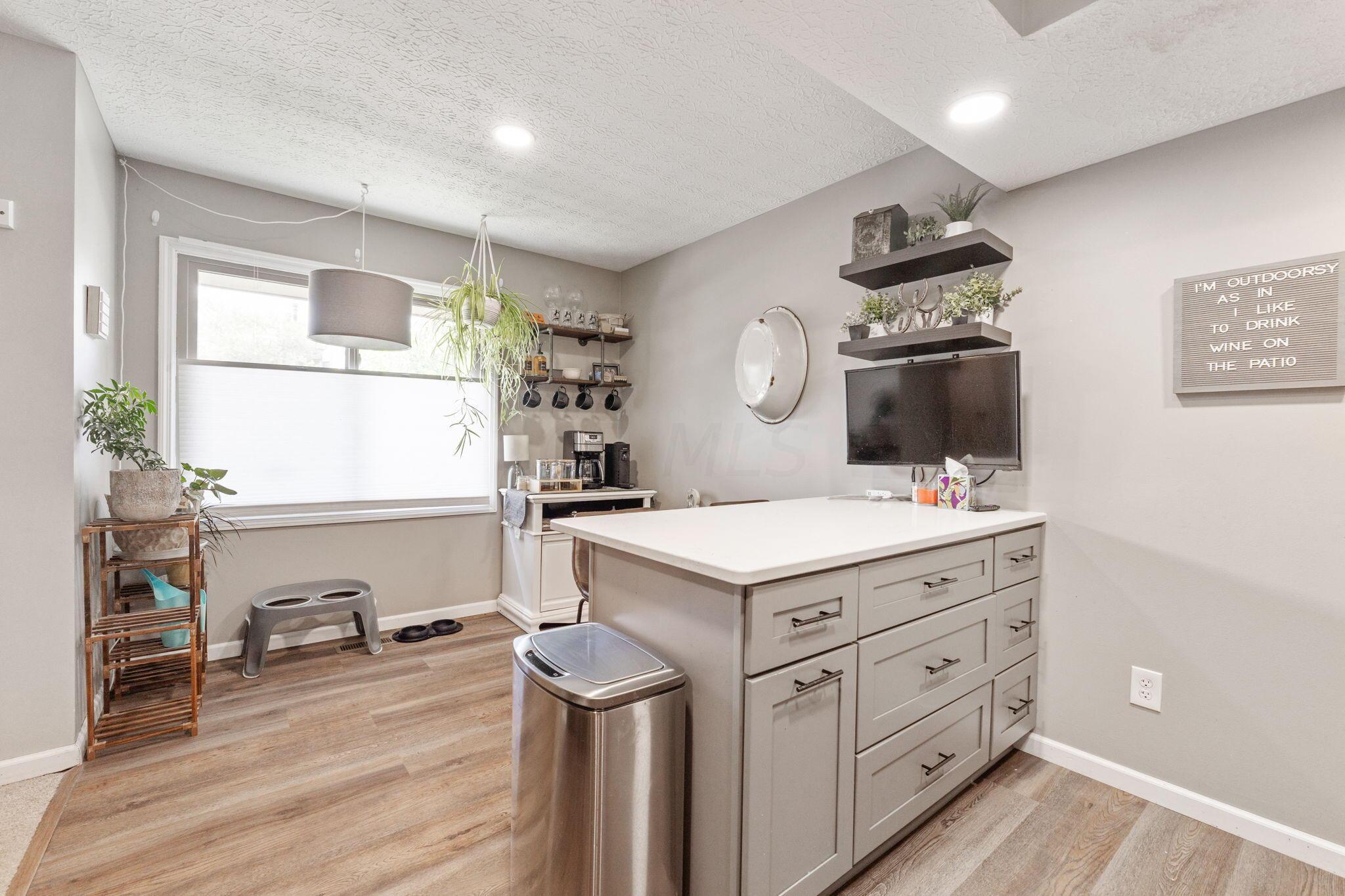 3258 Brookview Way, 13