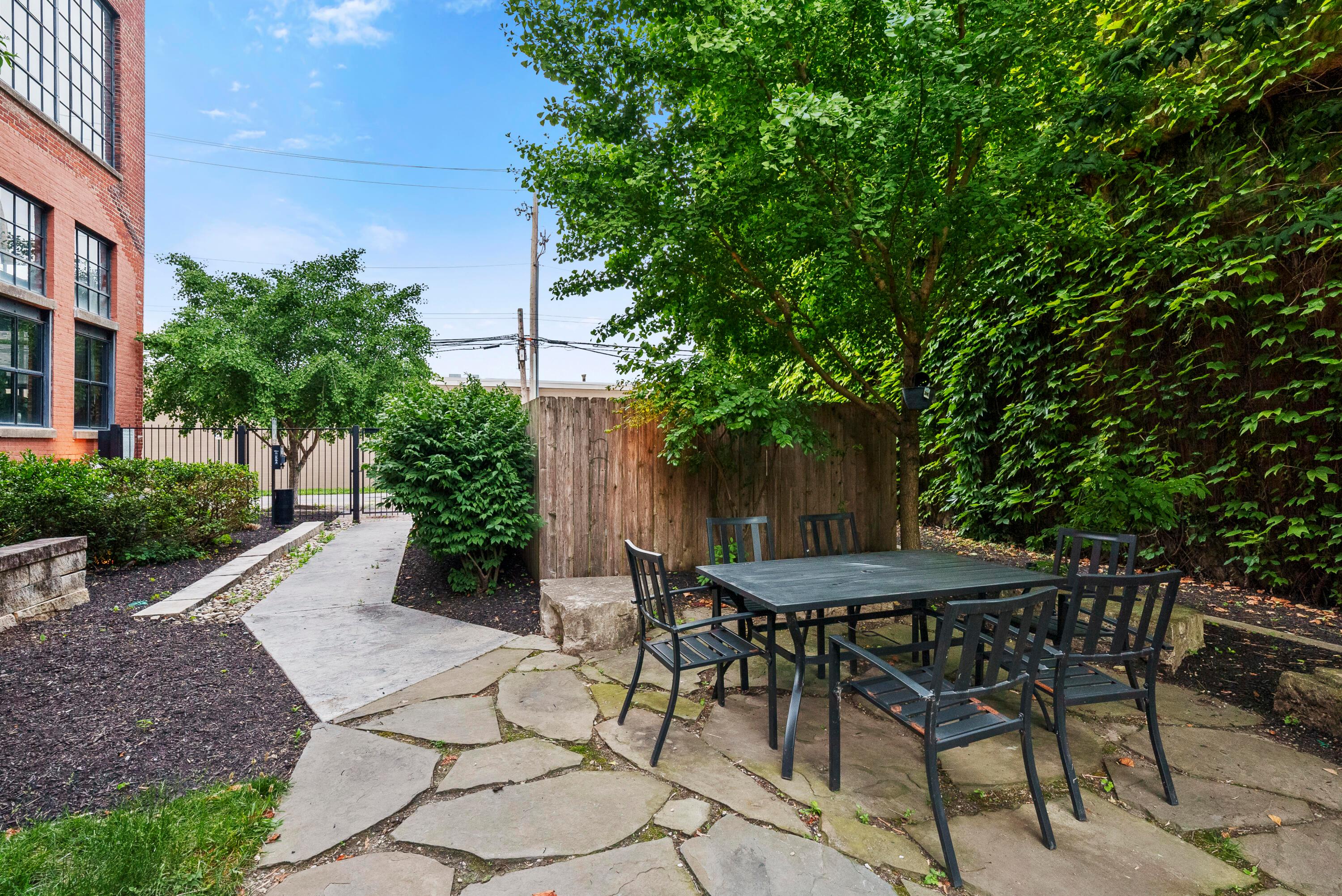 570 S Front Street, 205