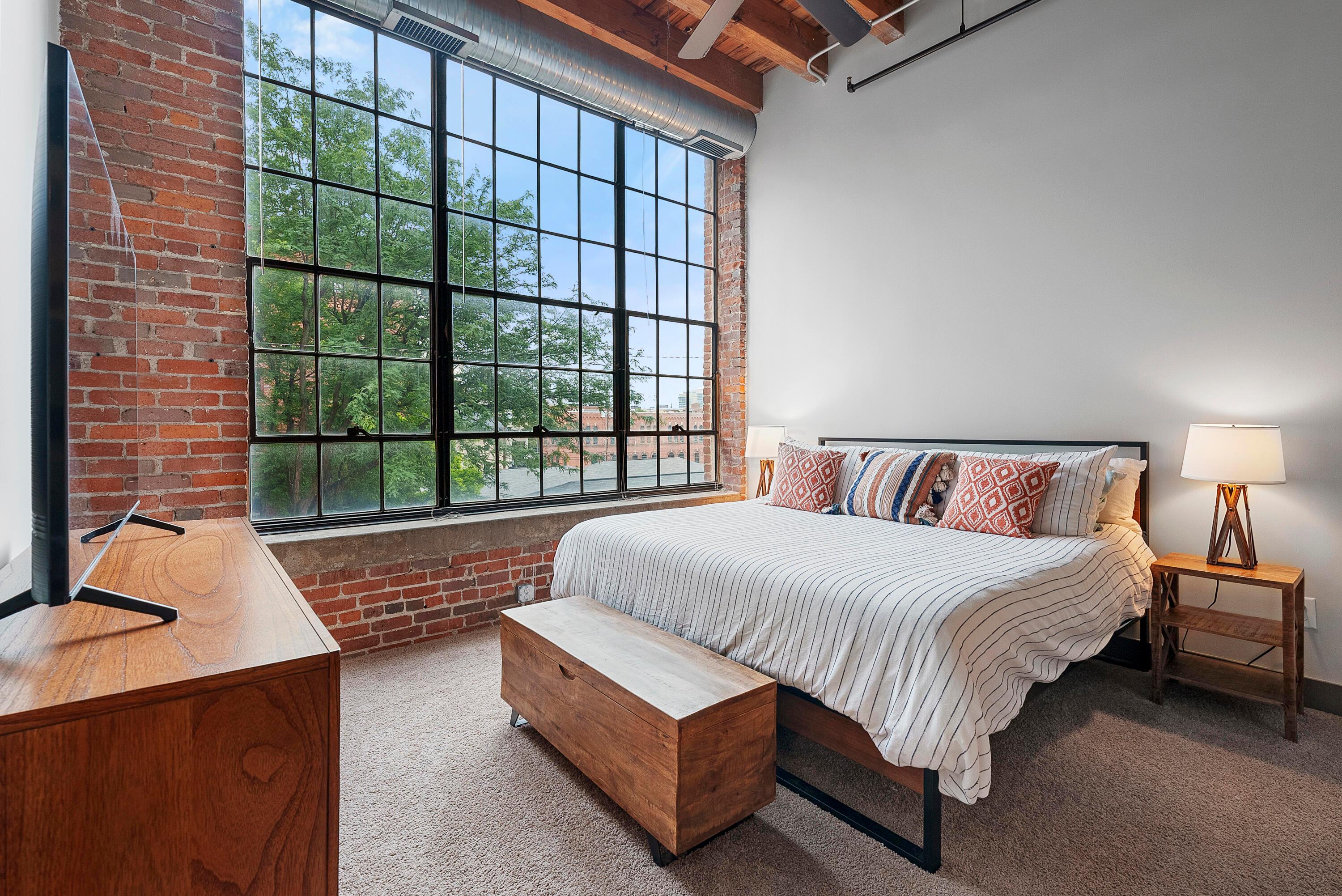 570 S Front Street, 205