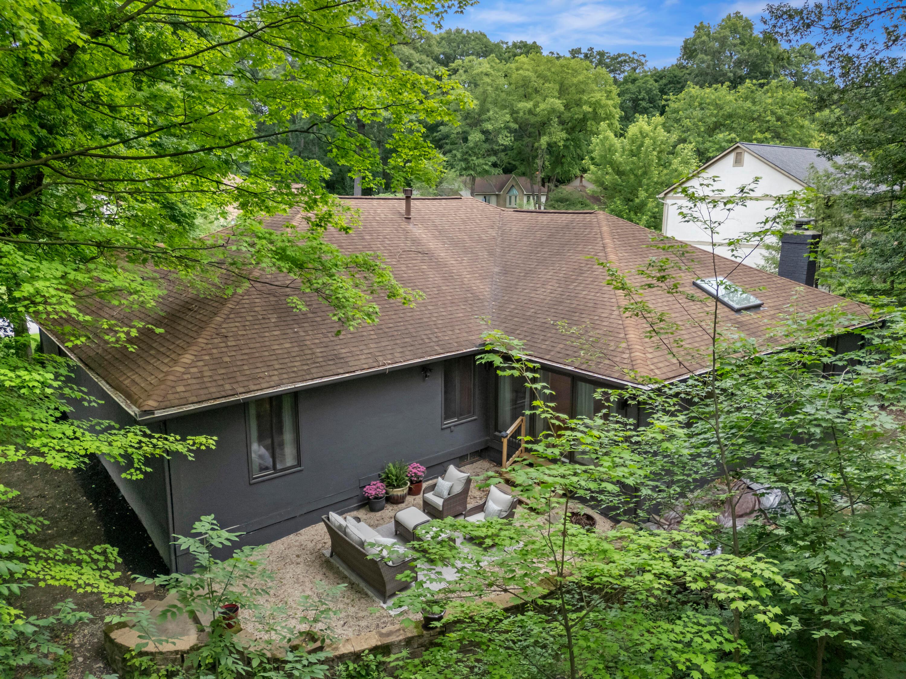 5085 Springfield Court