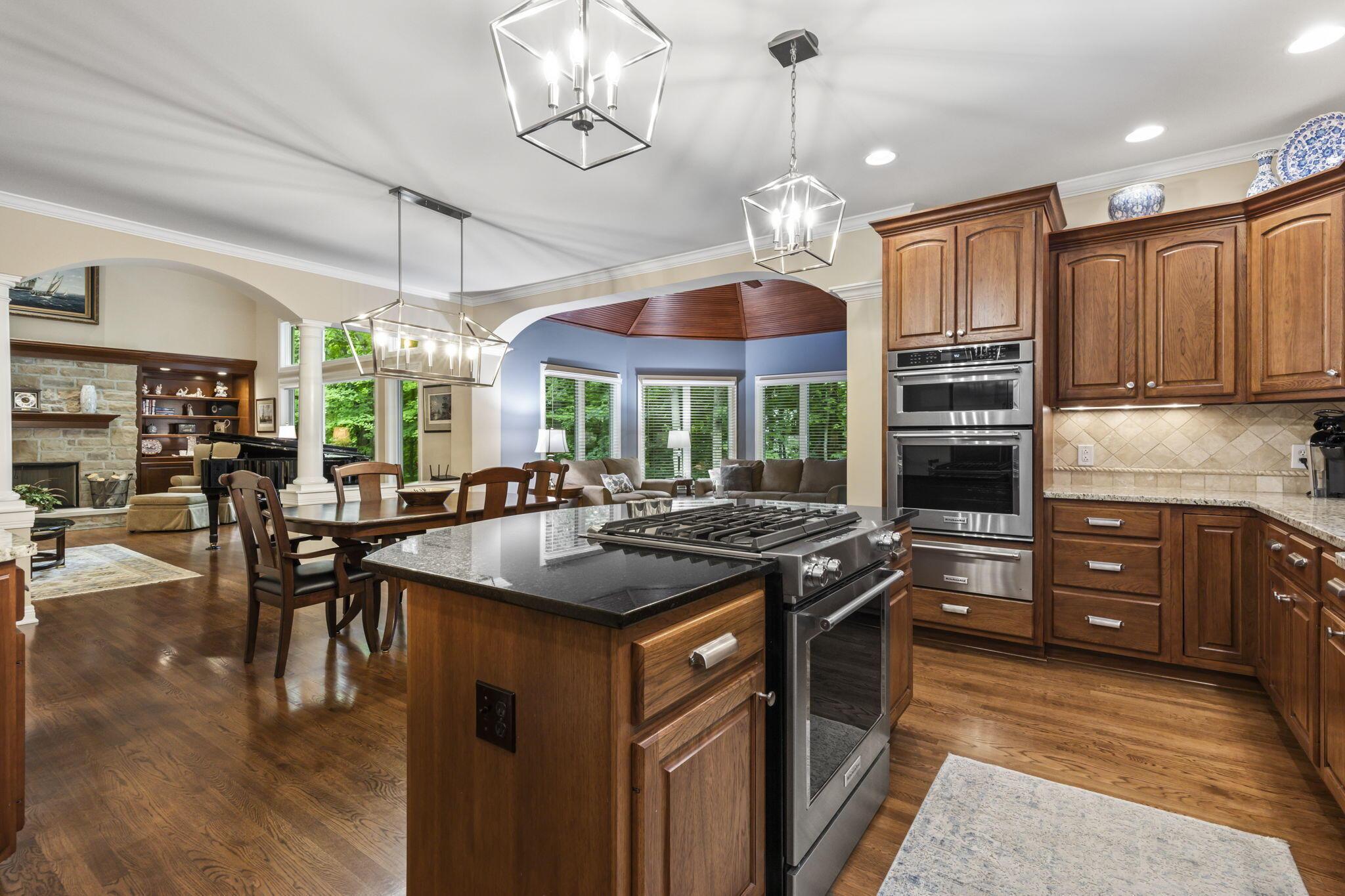 726 Whispering Woods