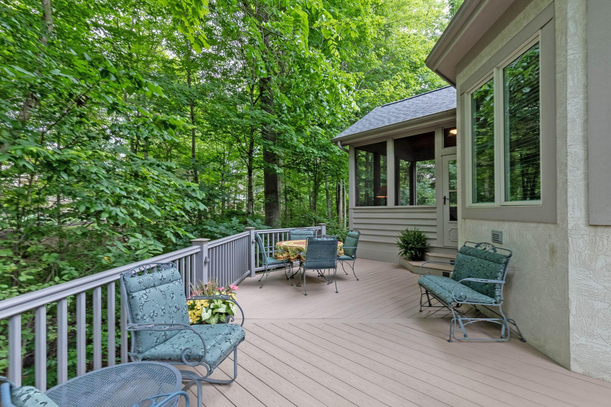 726 Whispering Woods