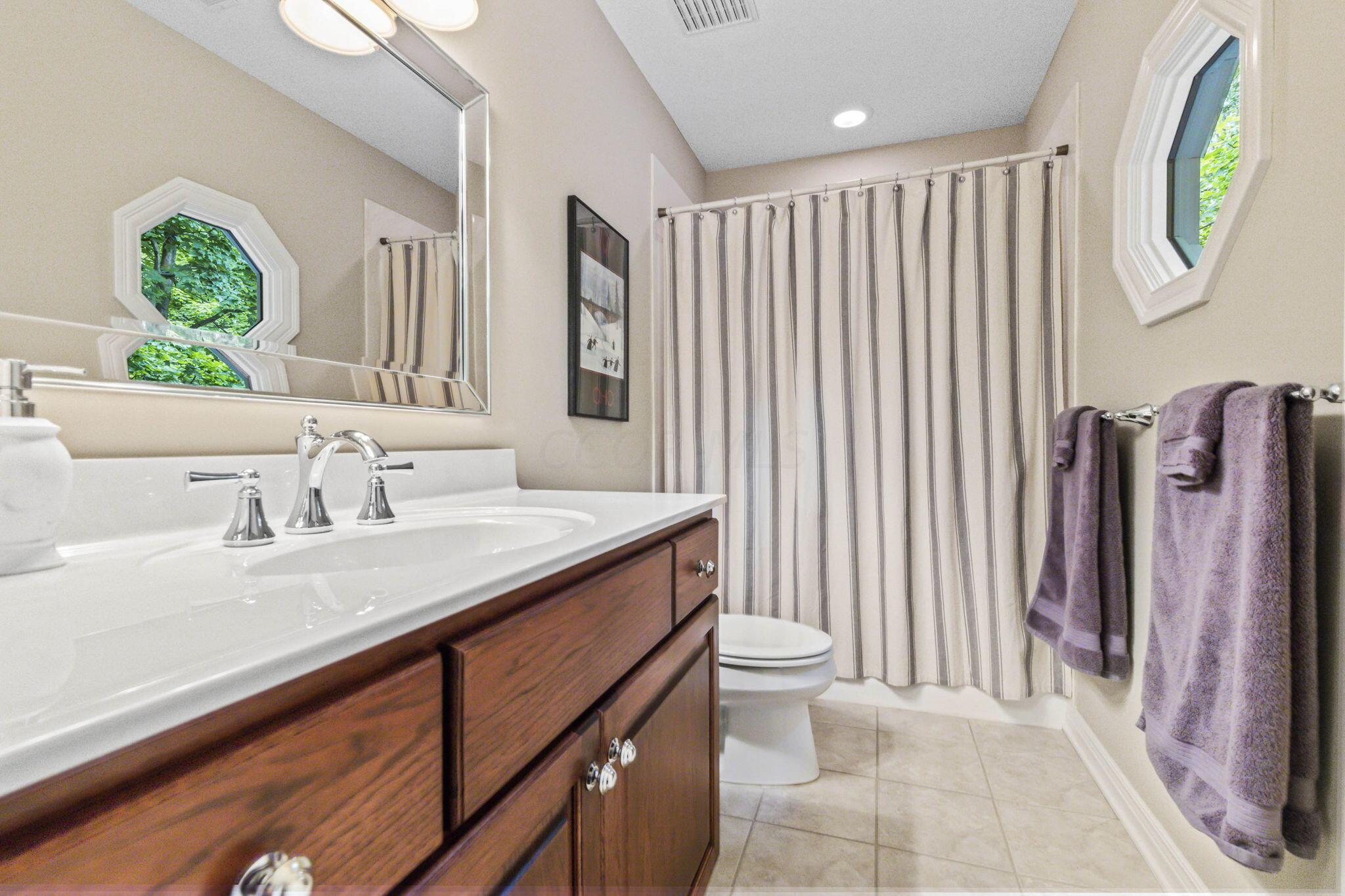 726 Whispering Woods