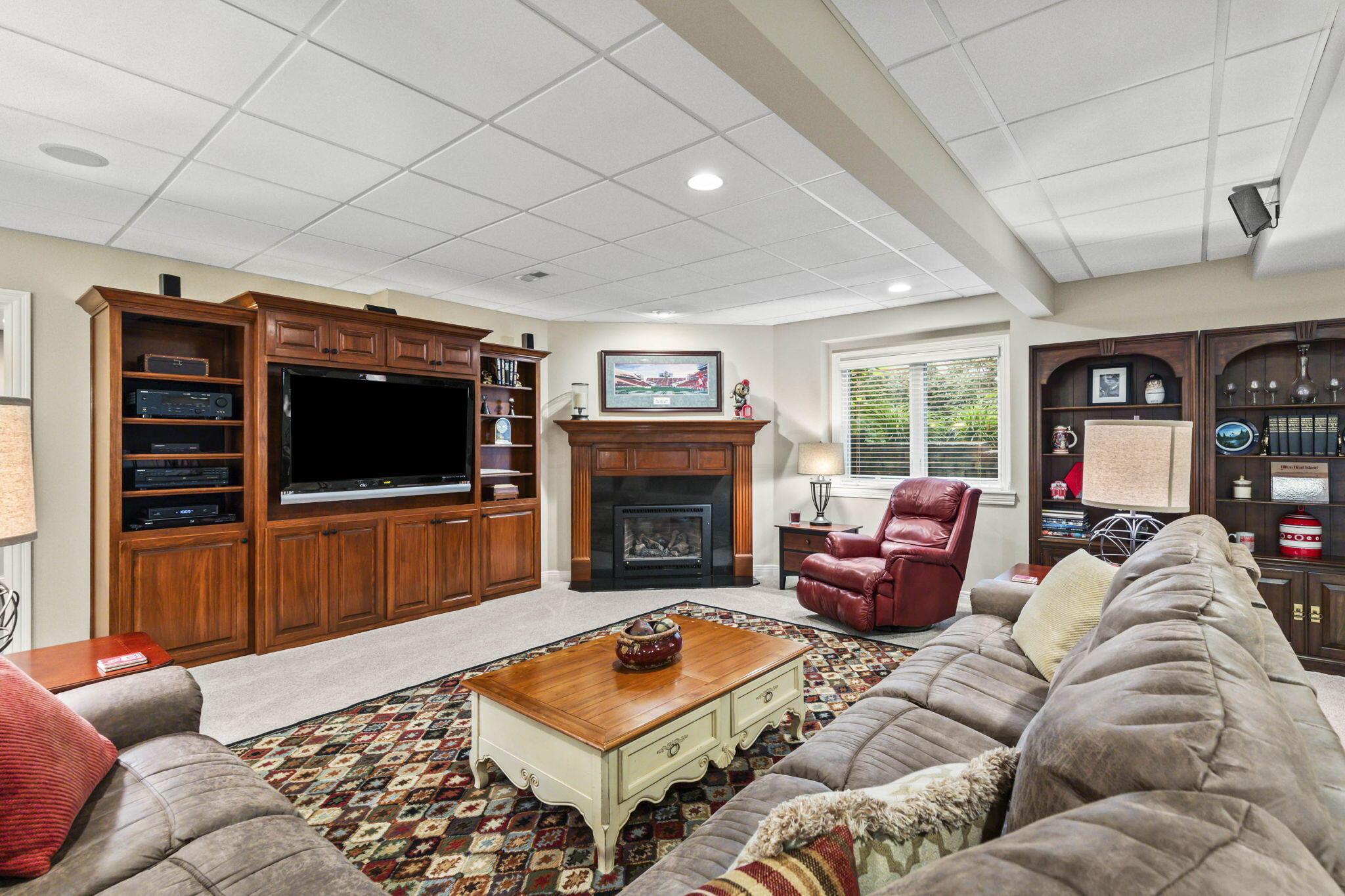 726 Whispering Woods