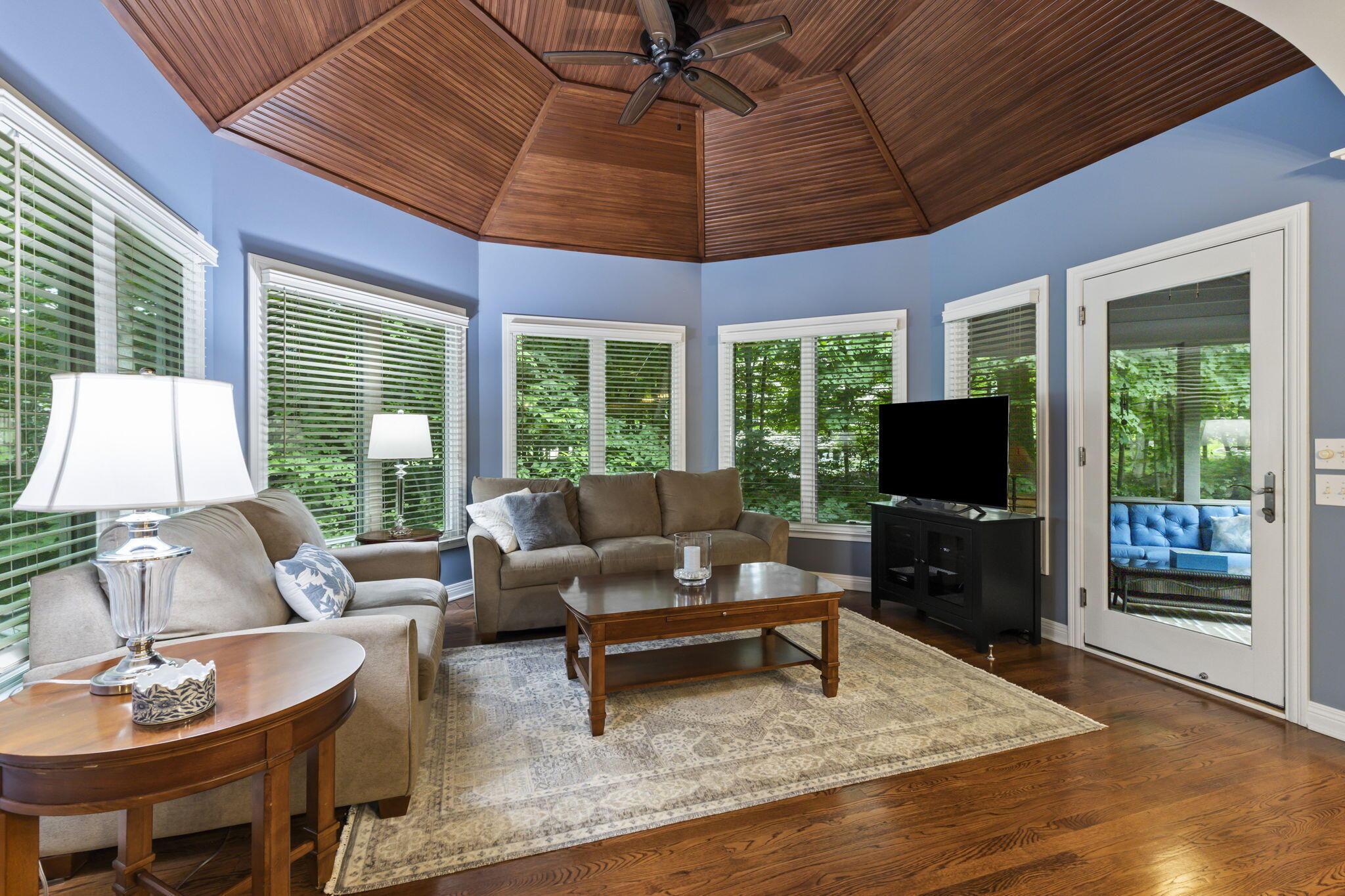 726 Whispering Woods