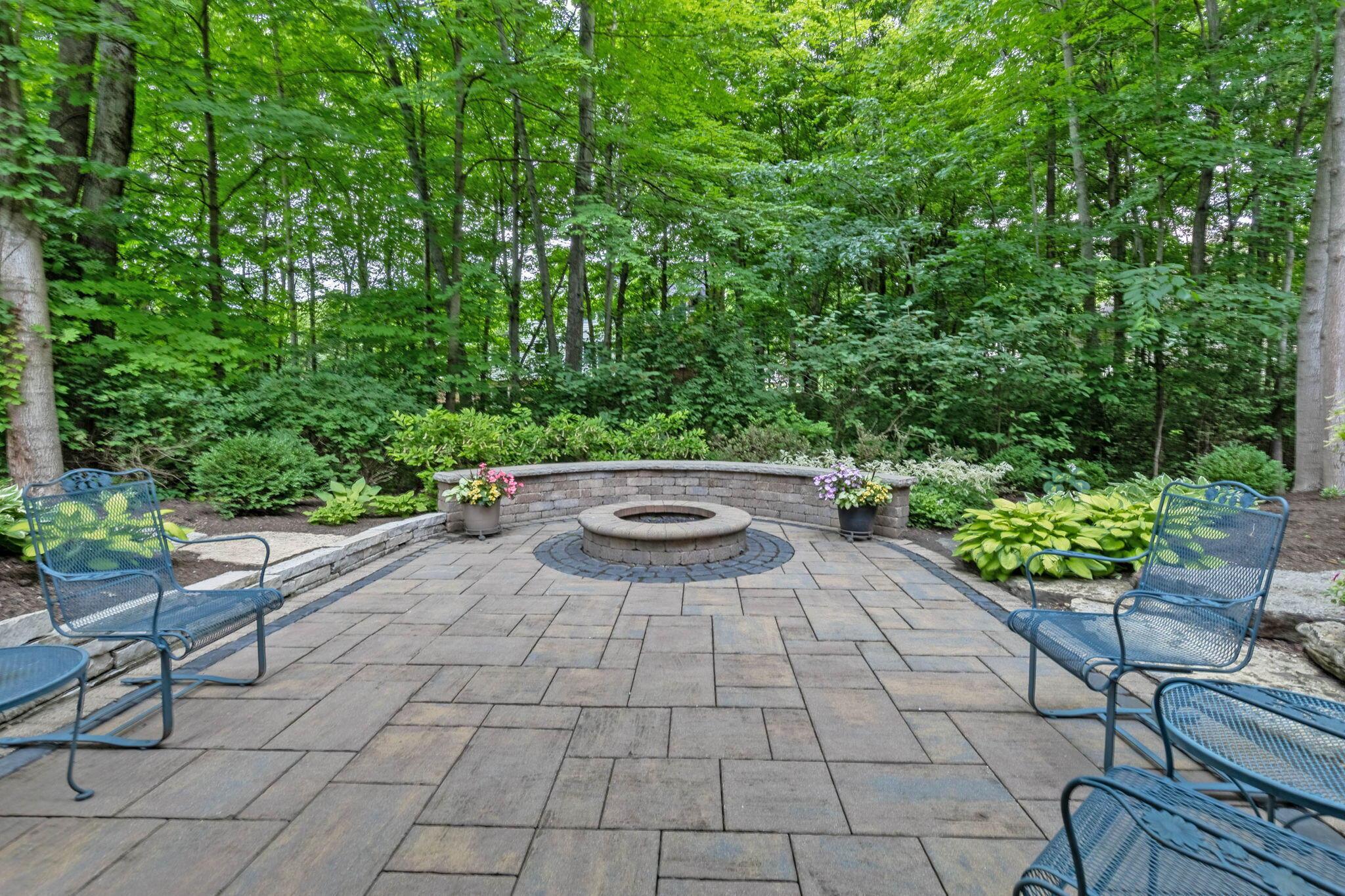 726 Whispering Woods