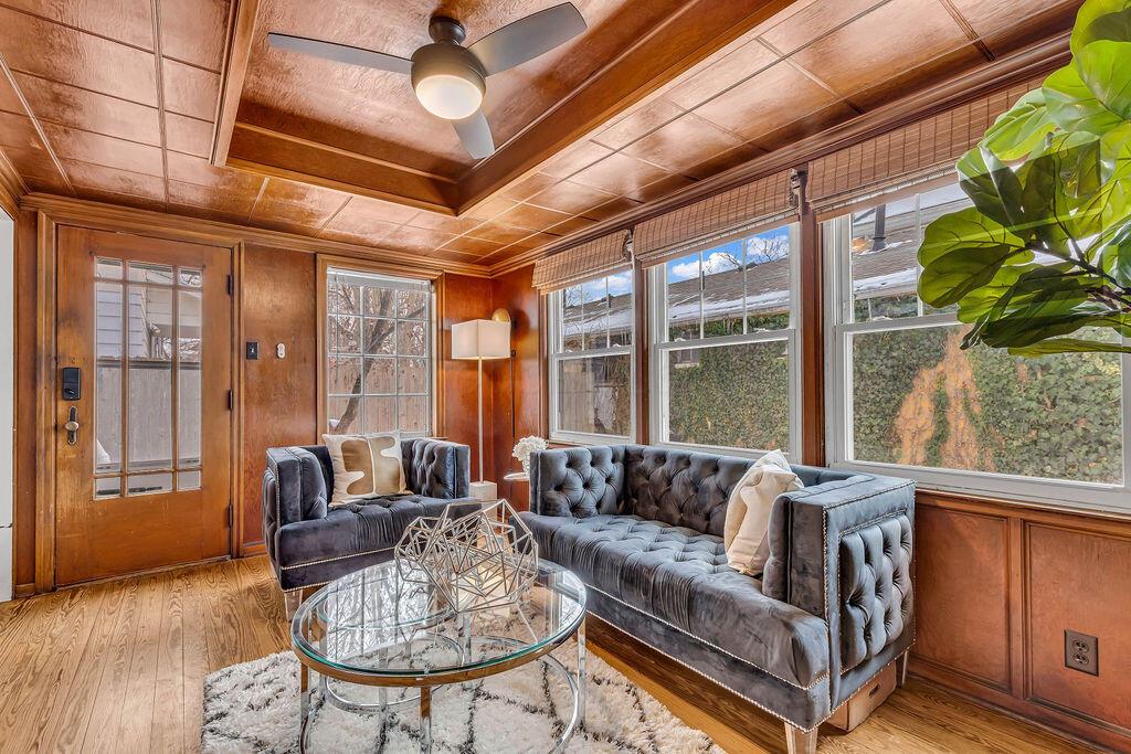 237 E Arcadia Avenue