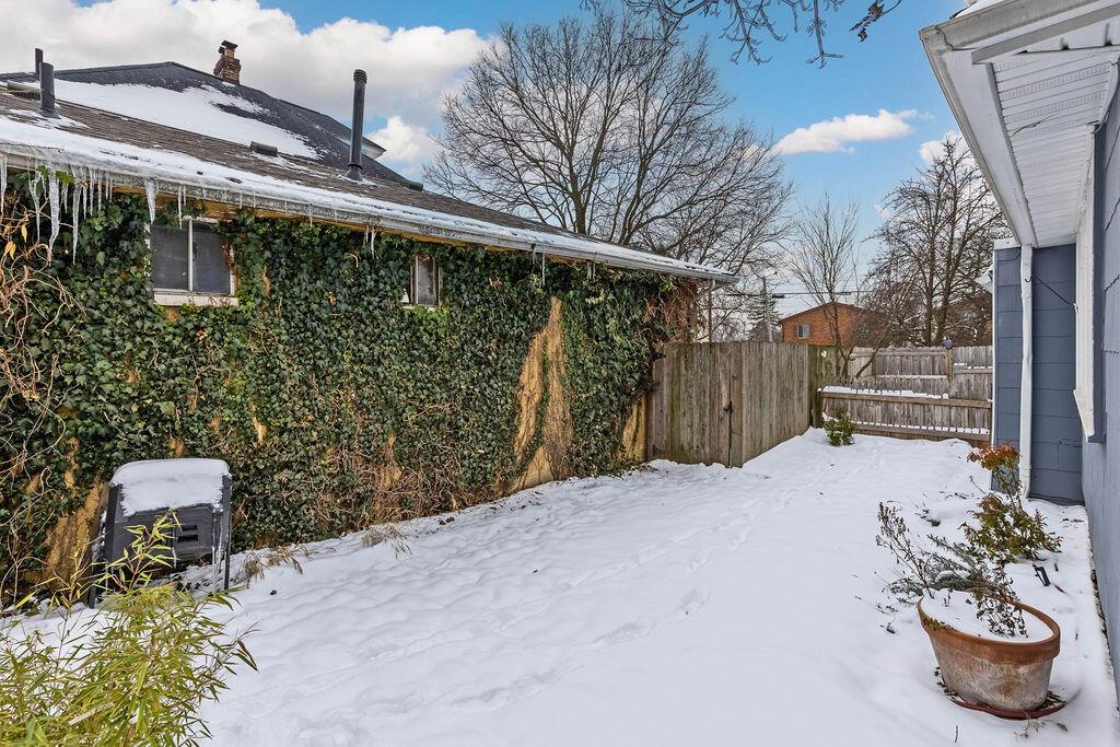 237 E Arcadia Avenue